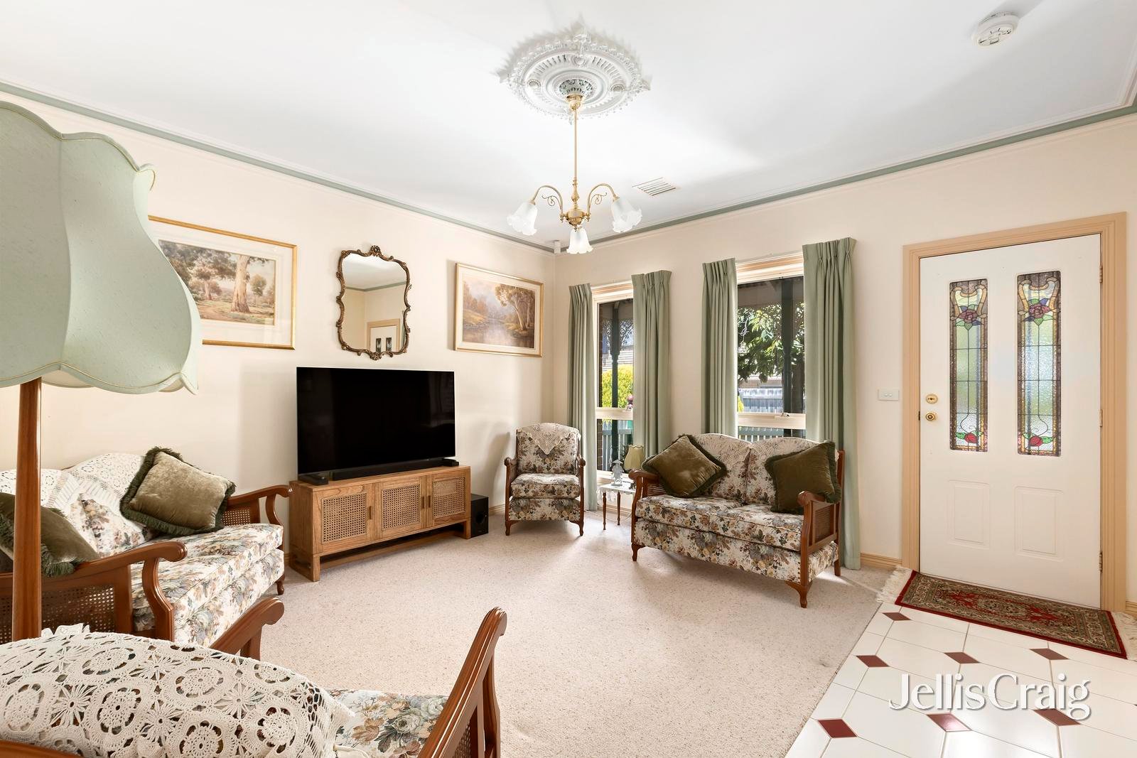 3/7 Washington Street, Essendon image 2