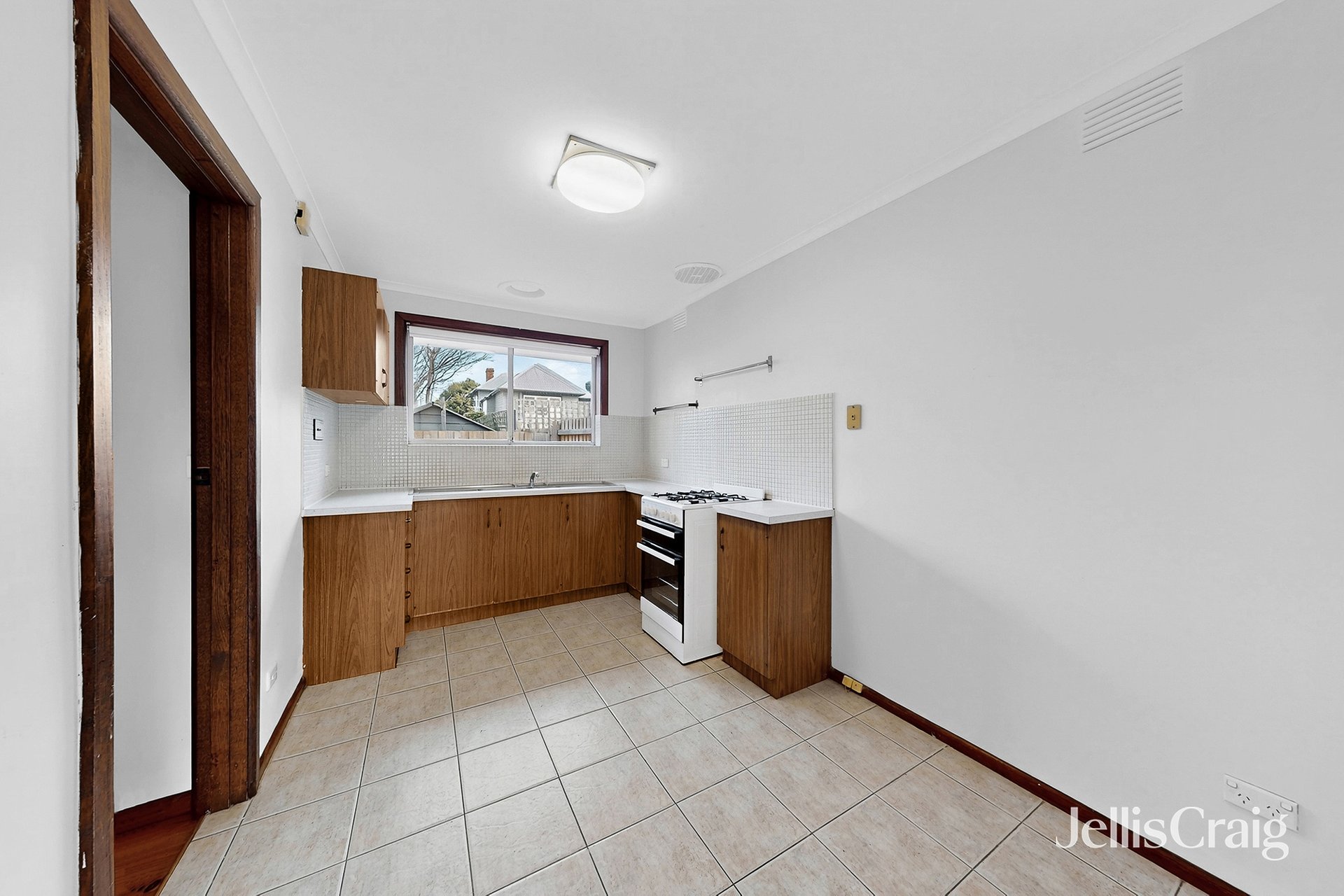 3/7 Wells Street, Surrey Hills image 7