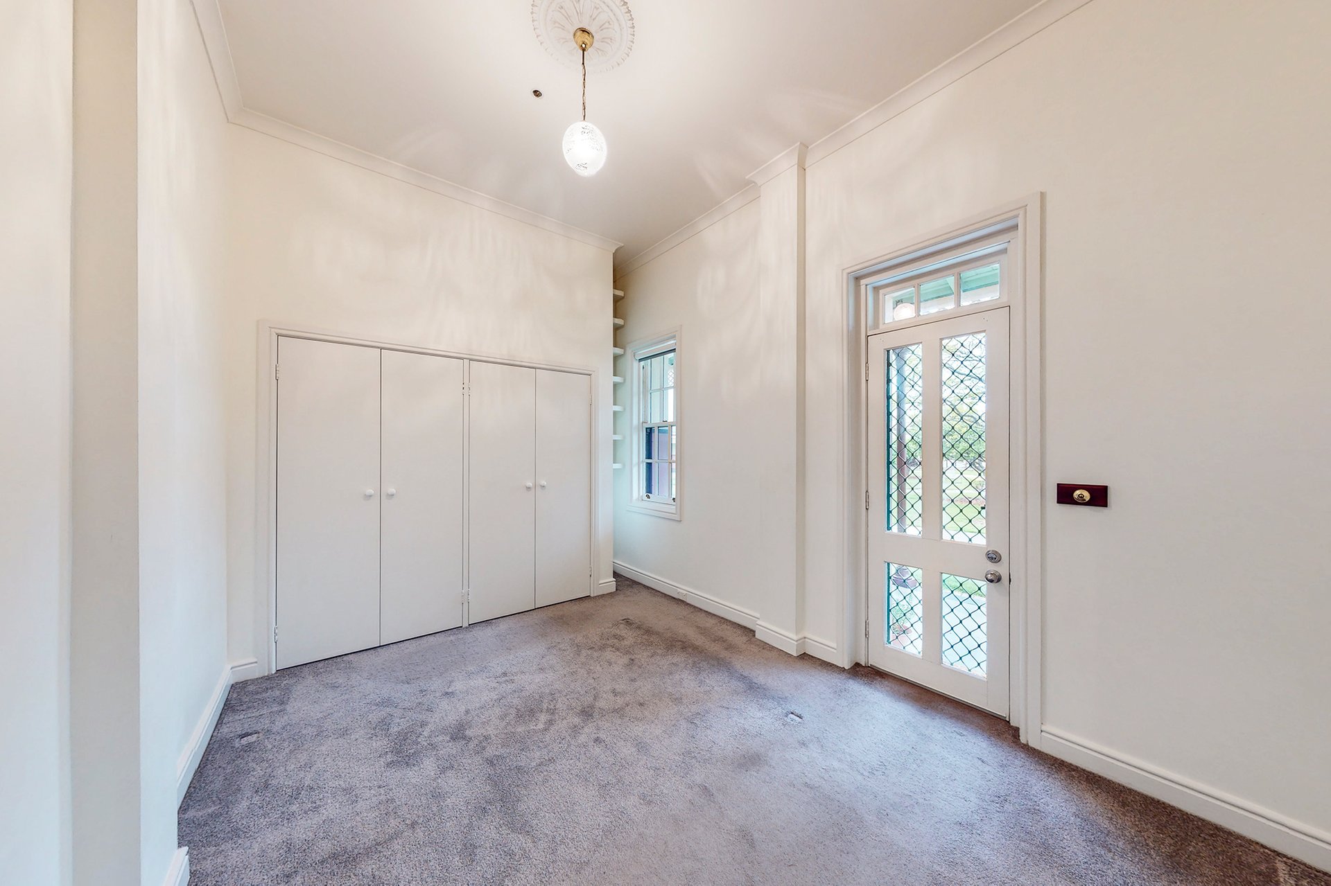 37 Wiltshire Drive, Kew image 6