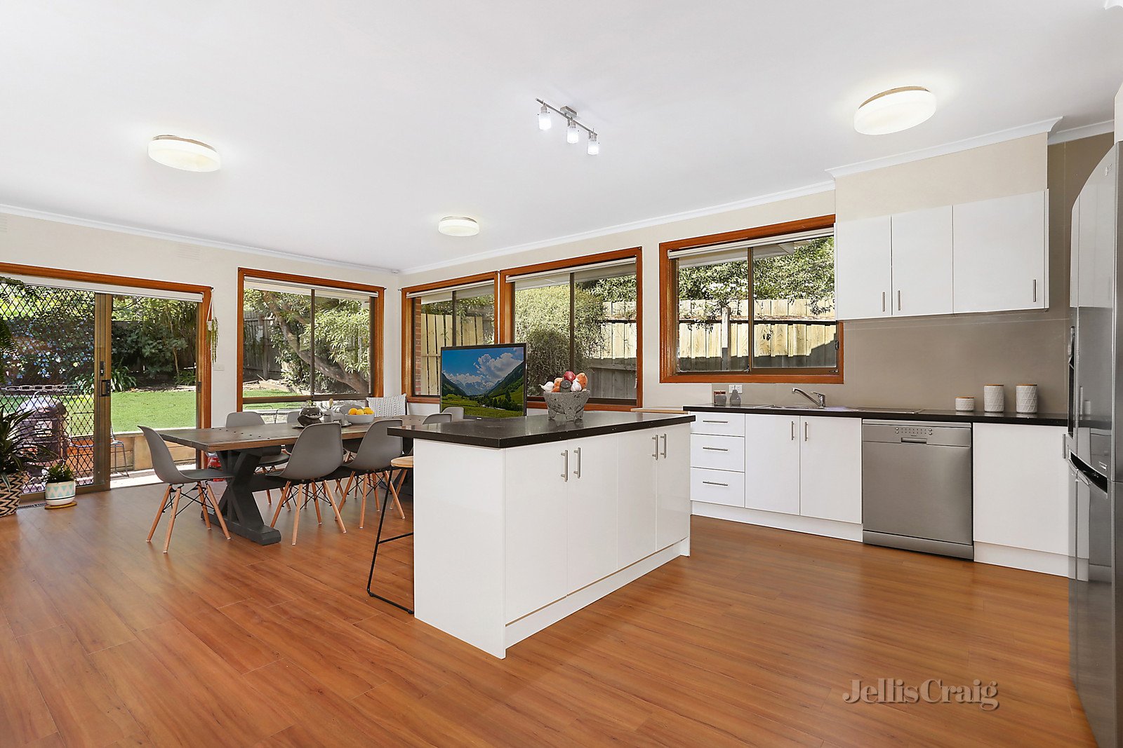 371 High Street Road, Mount Waverley image 3
