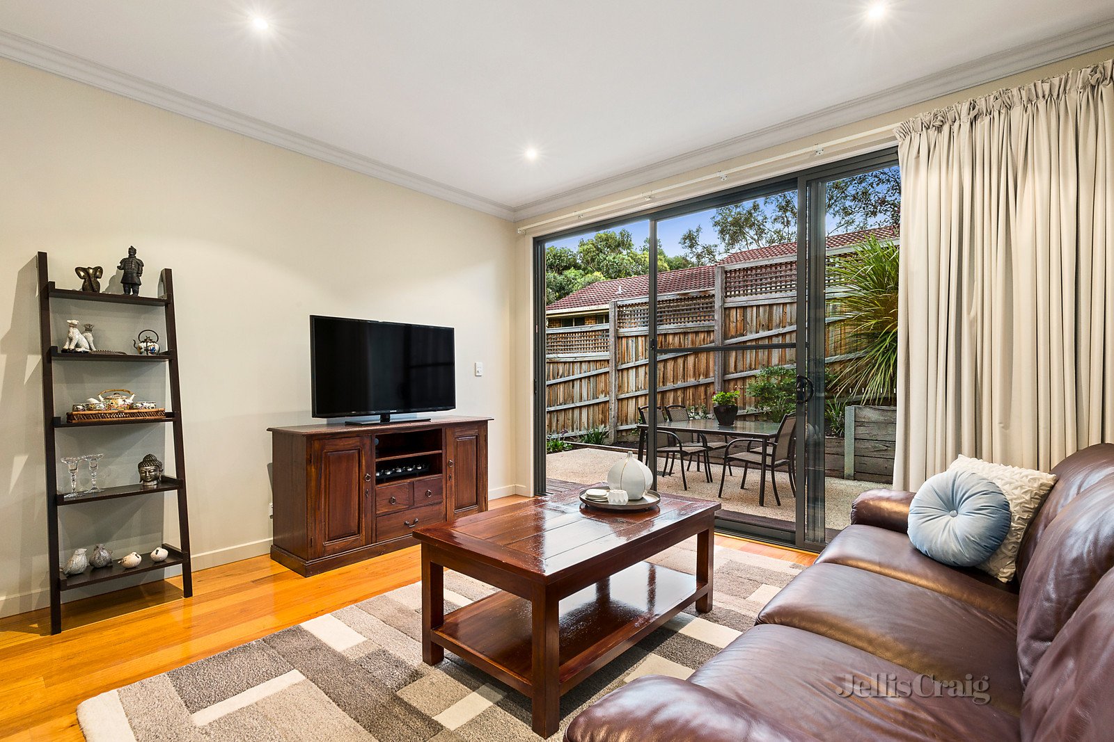 3/71 Nell Street, Greensborough image 7