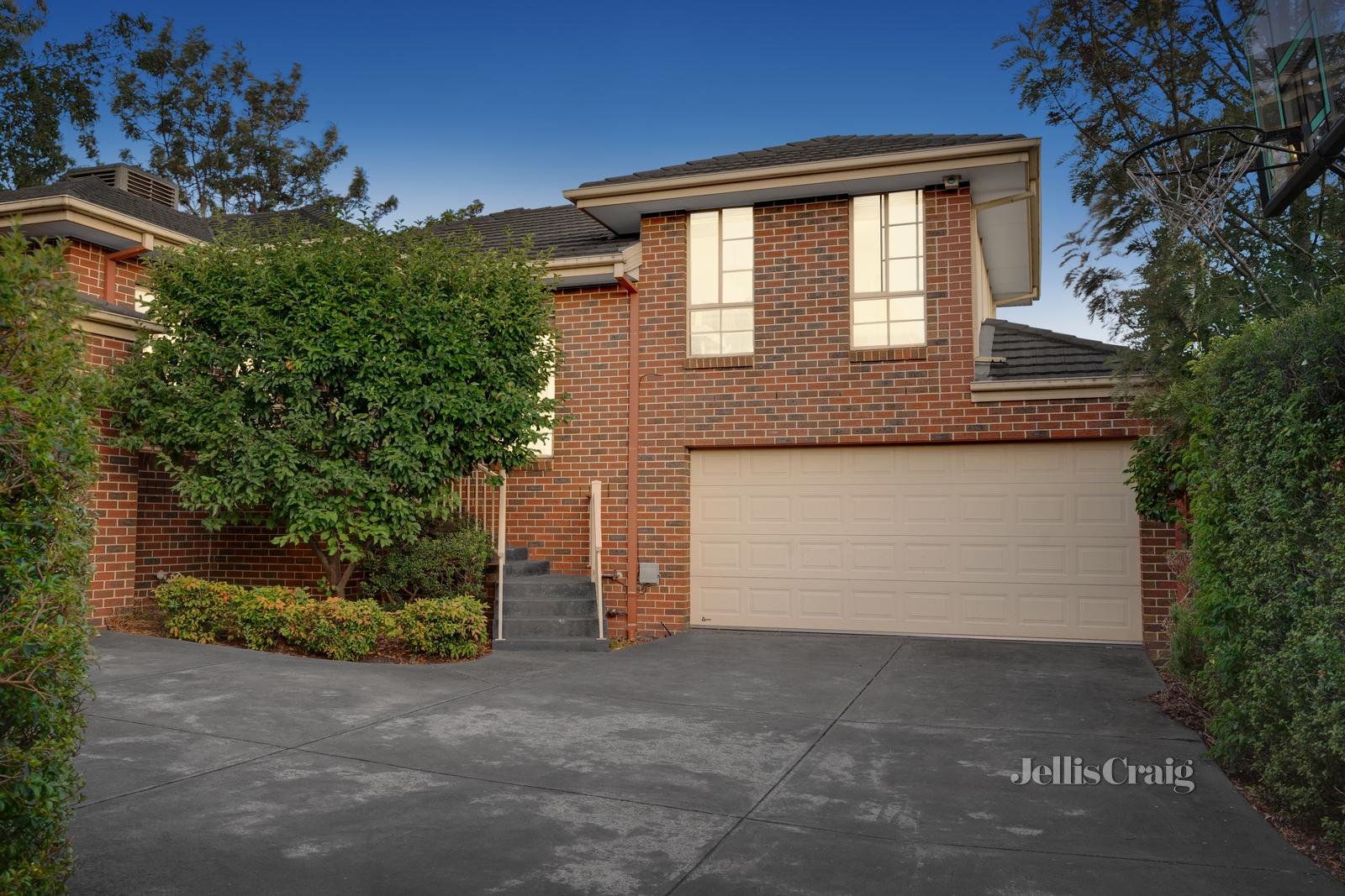 3/712 Elgar Road, Doncaster image 1