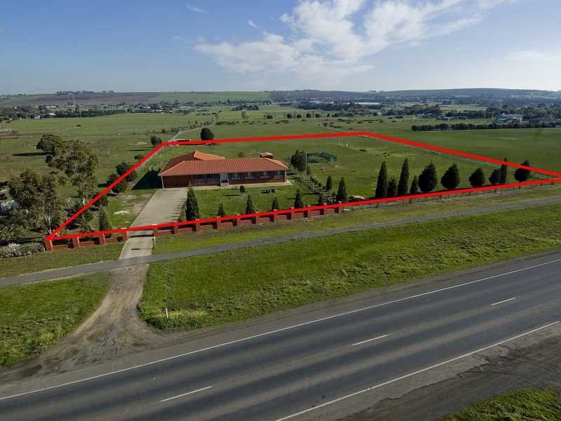 375 Bacchus Marsh Road, Lara image 13