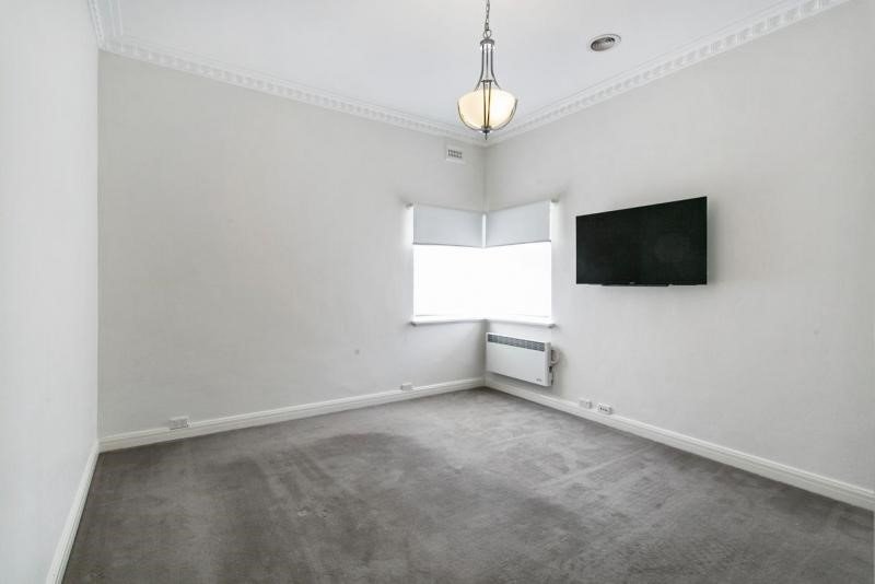 375 Koornang Road, Ormond image 5