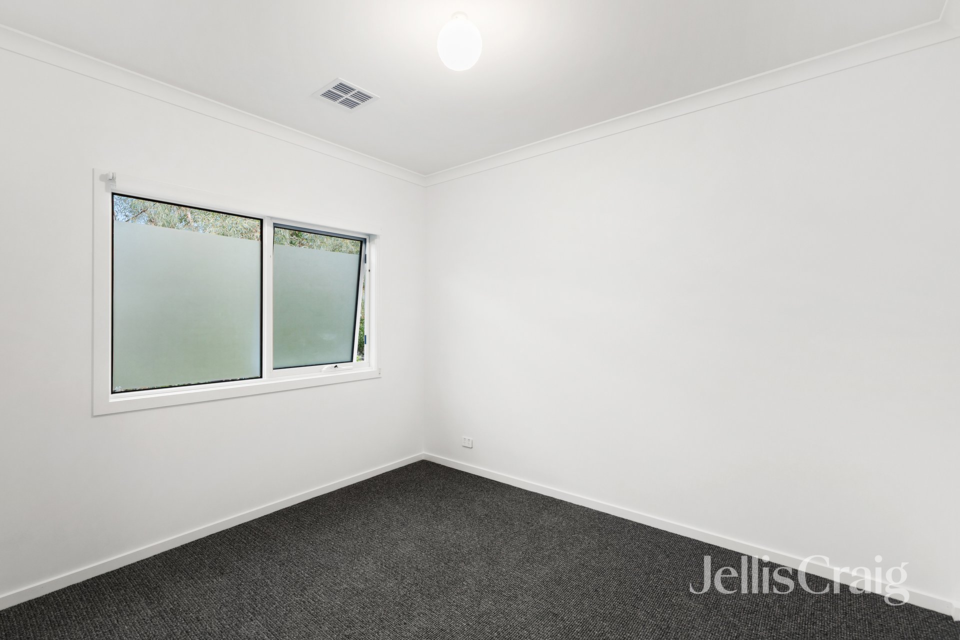 375 Main Road, Montmorency image 9