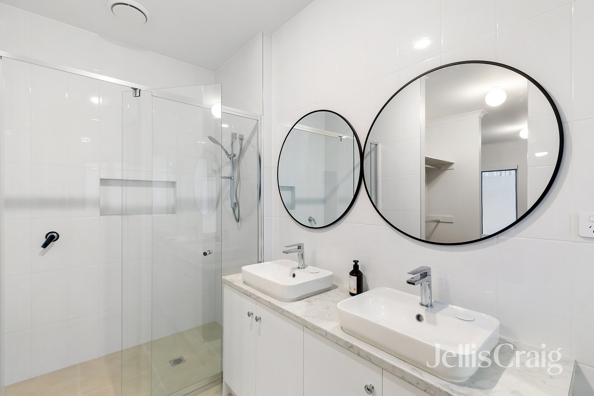 375 Main Road, Montmorency image 12