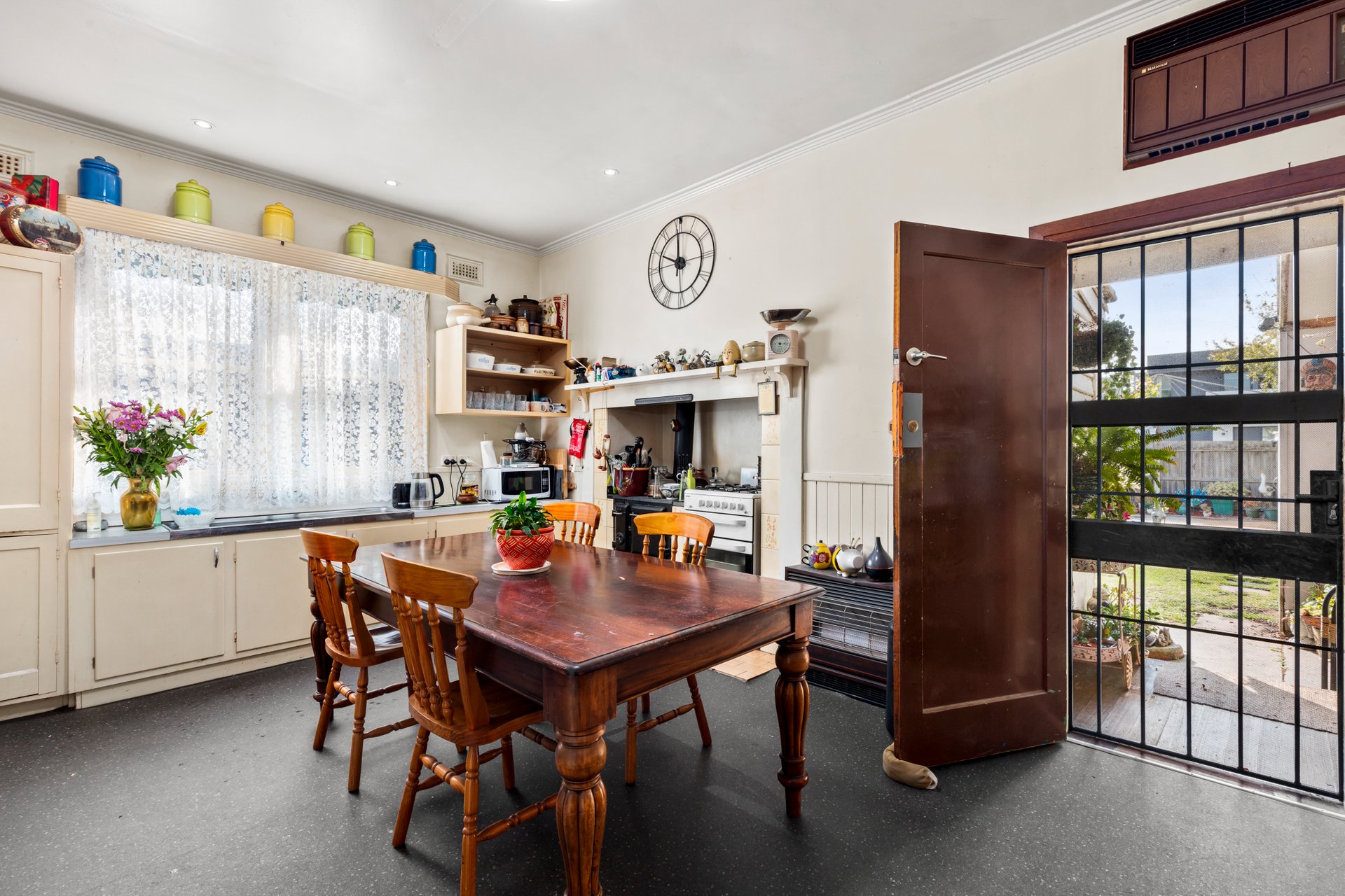 376 Pakington Street, Newtown image 6