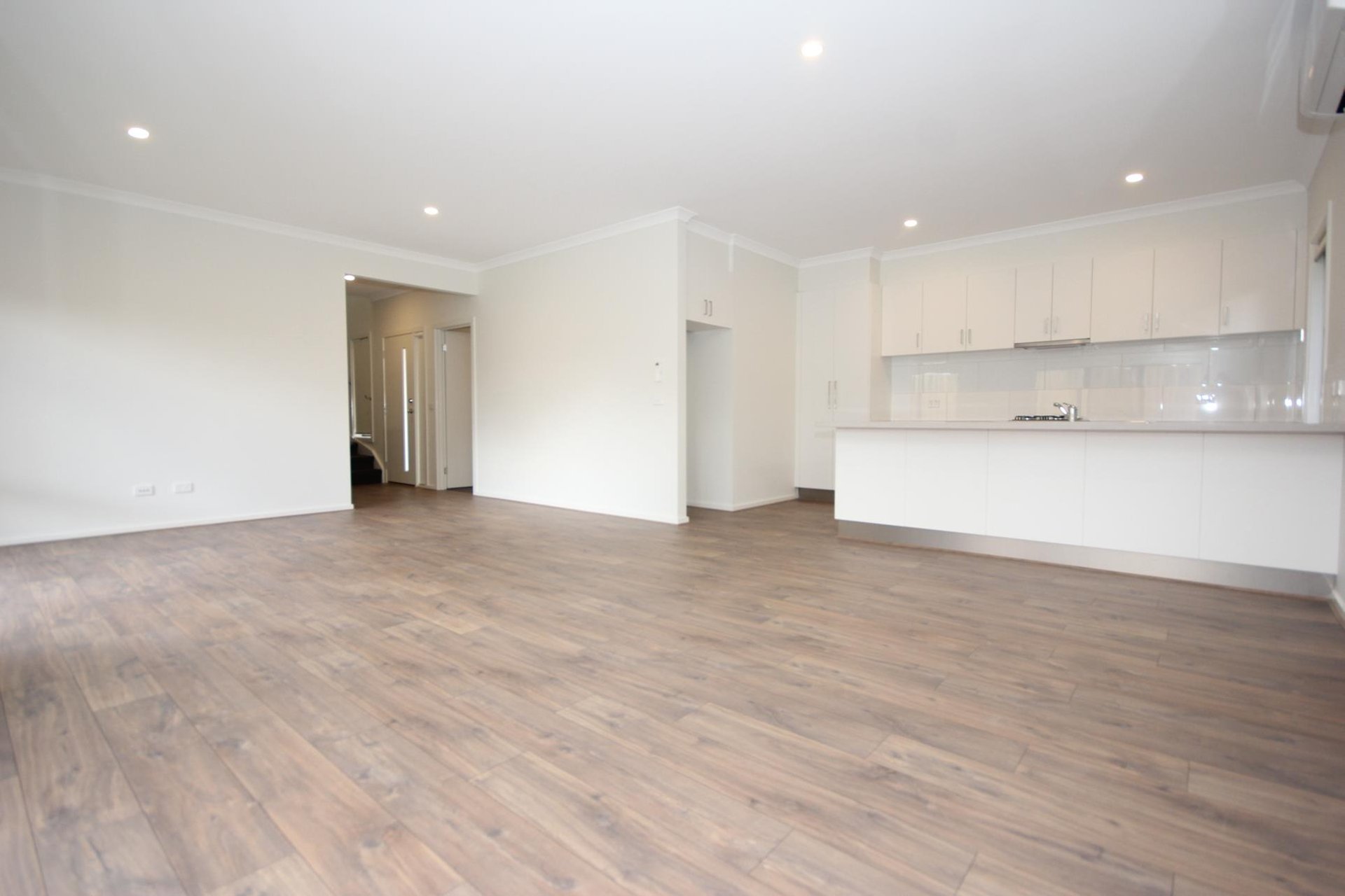 3/77 Wantirna Road, Ringwood image 2