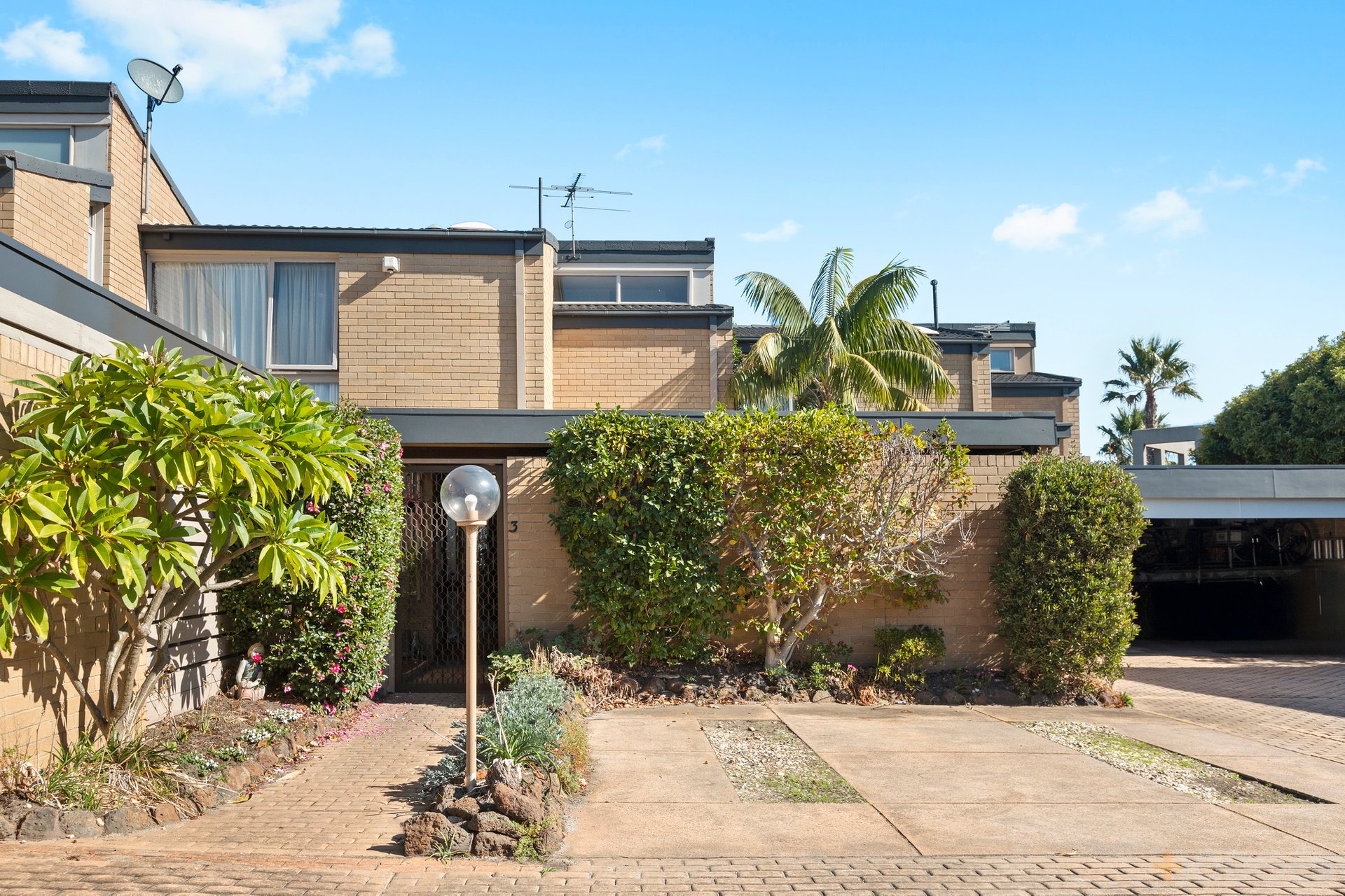 3 / 78 Beach Road Mentone