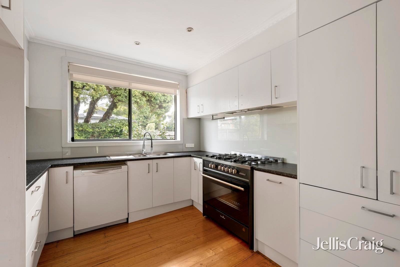 379 Scoresby Road, Ferntree&nbsp;Gully image 2