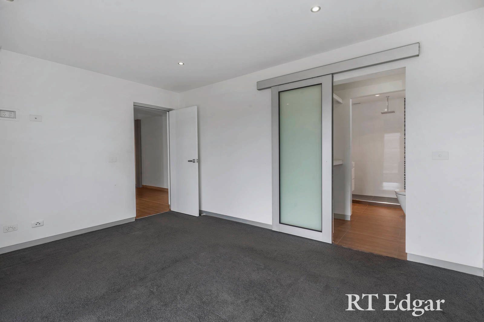 Property Gallery Thumbnail 7