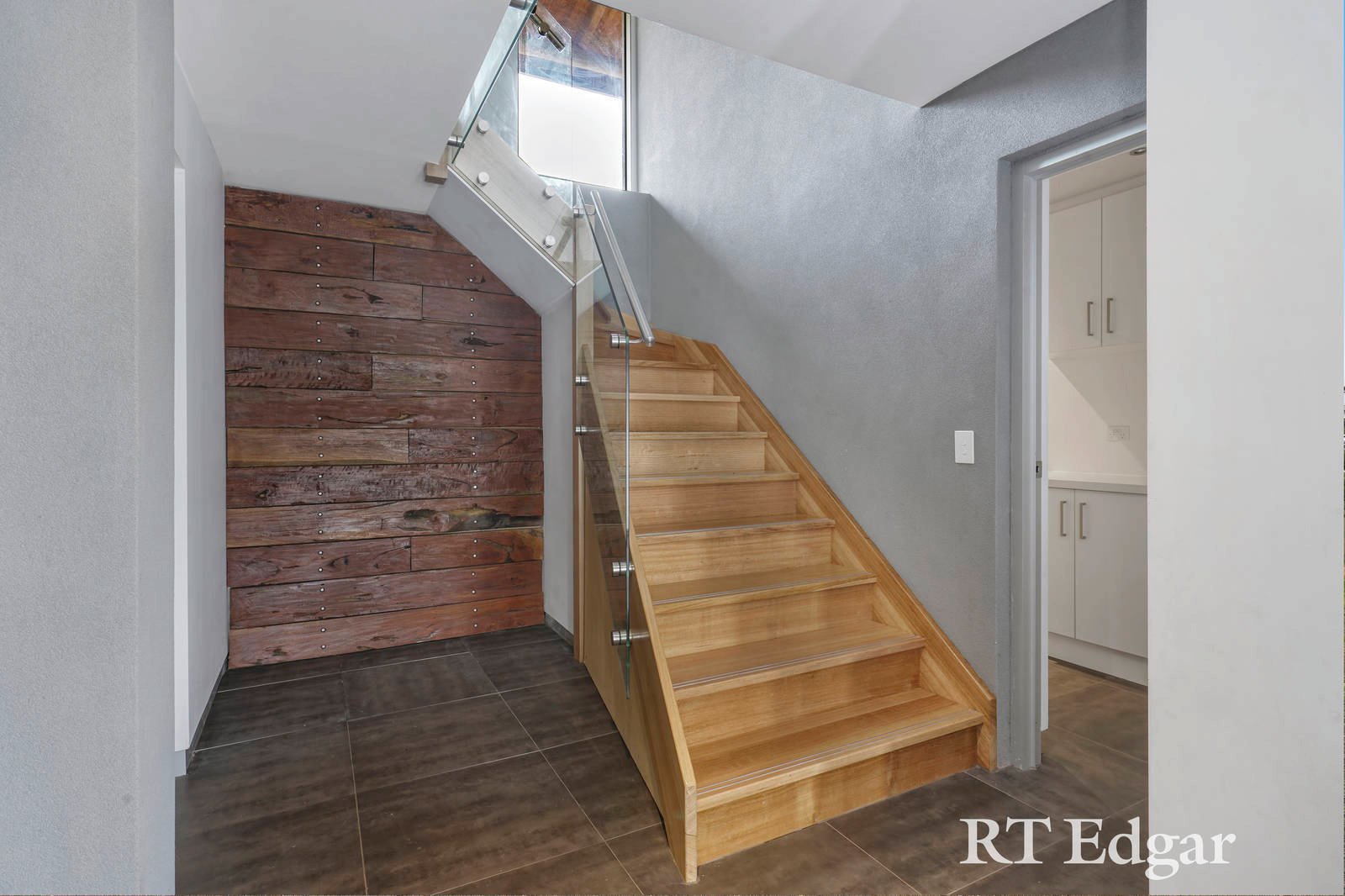 Property Gallery Thumbnail 11