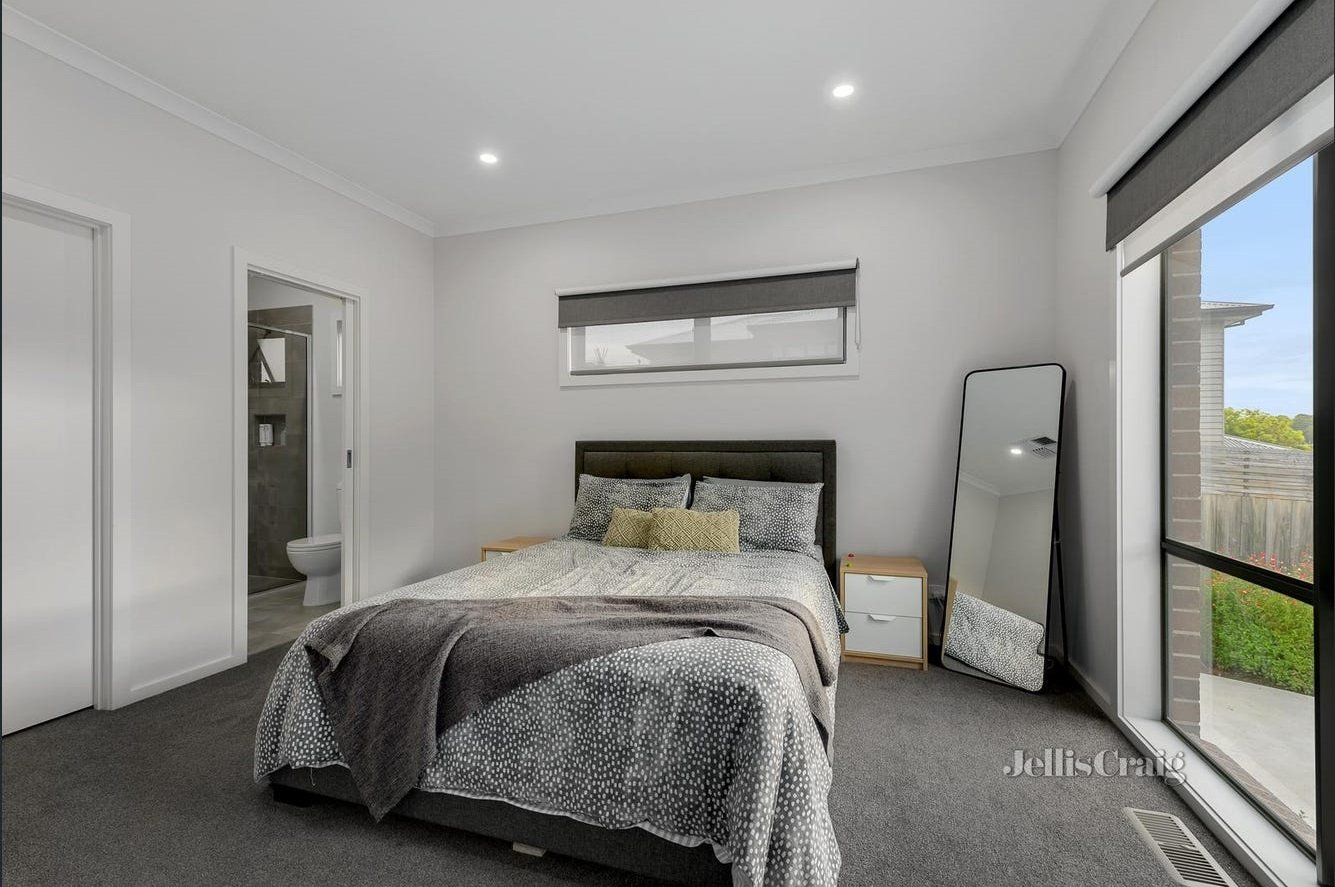 37A Shirley Street, Mooroolbark image 8