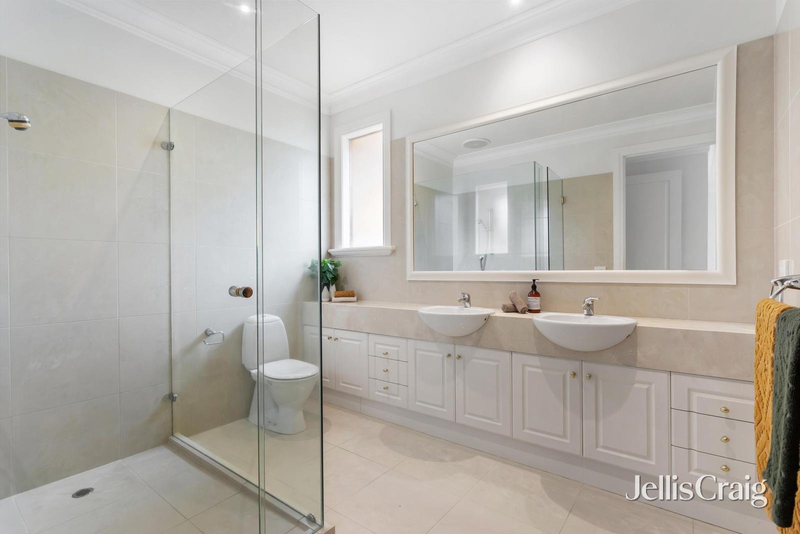 37b Canberra Grove, Brighton East image 9