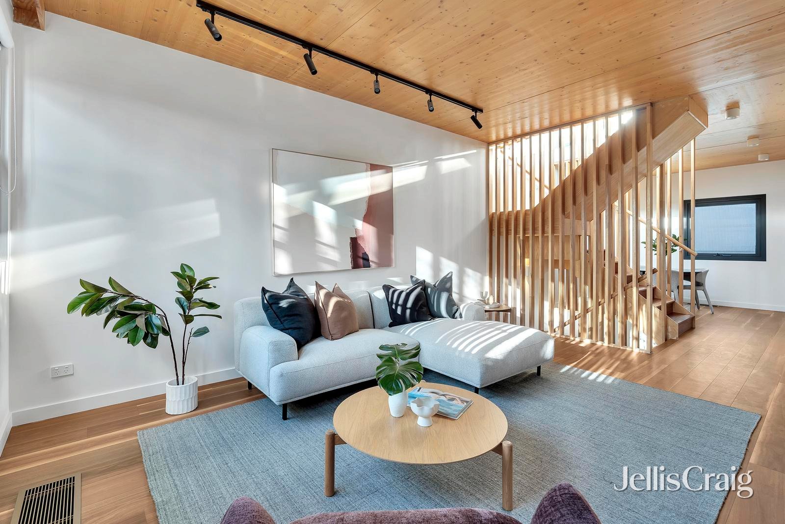 3/8 Barry Street, Brunswick image 1