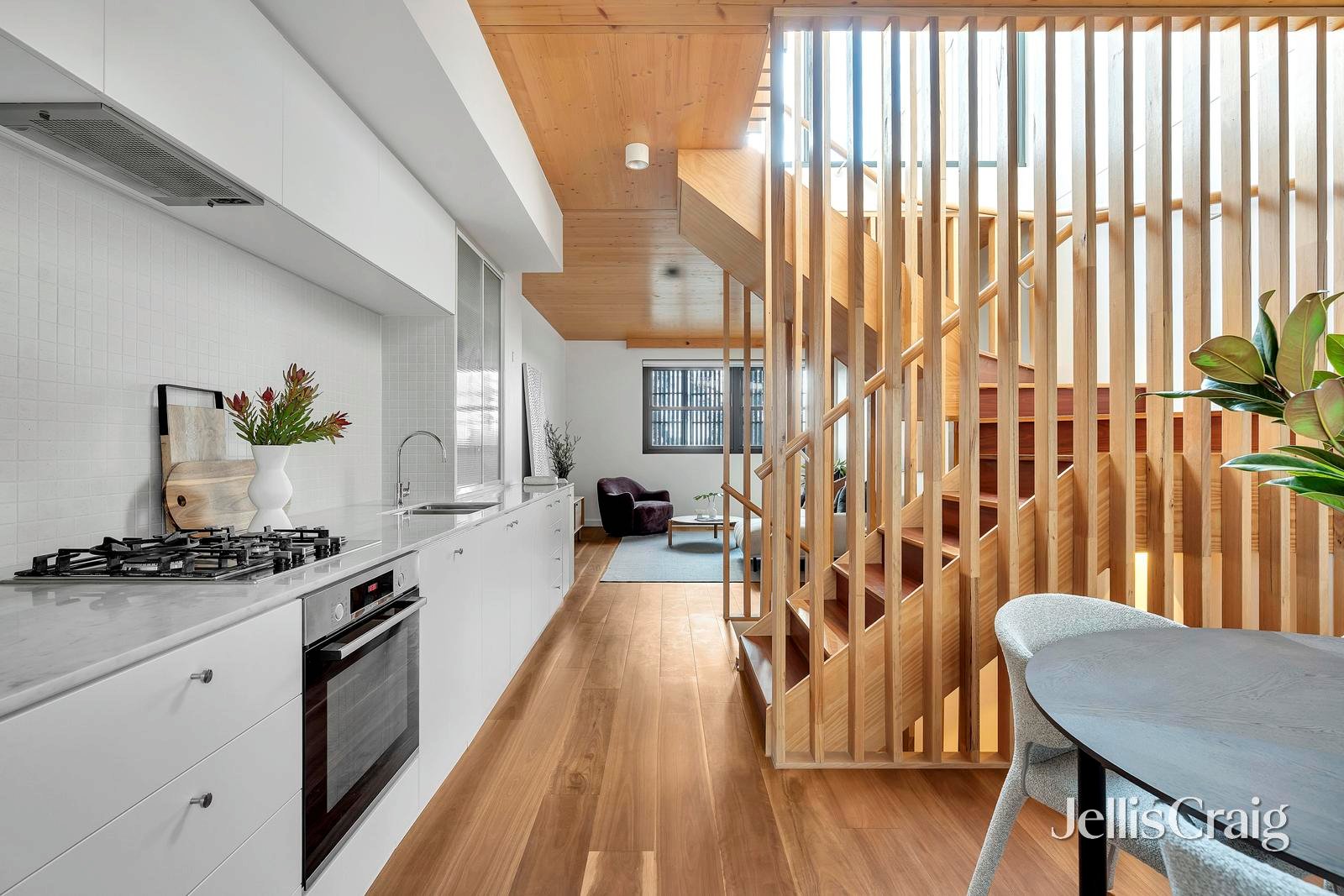 3/8 Barry Street, Brunswick image 2