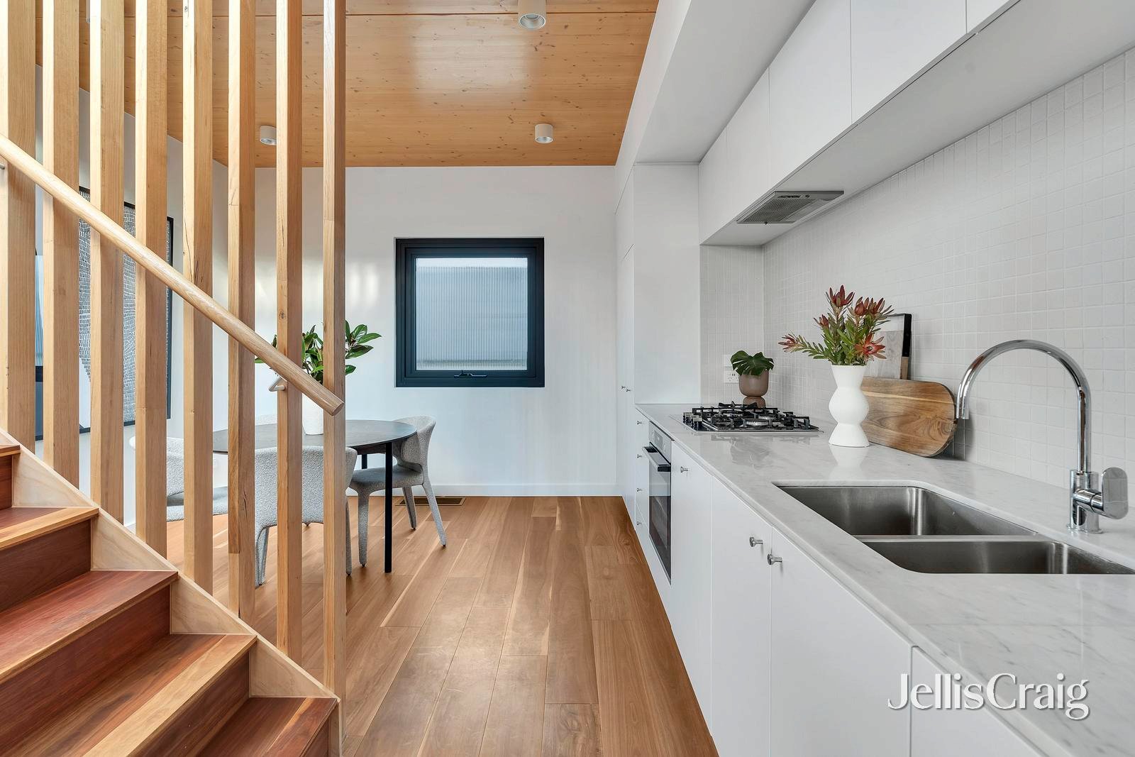 3/8 Barry Street, Brunswick image 3