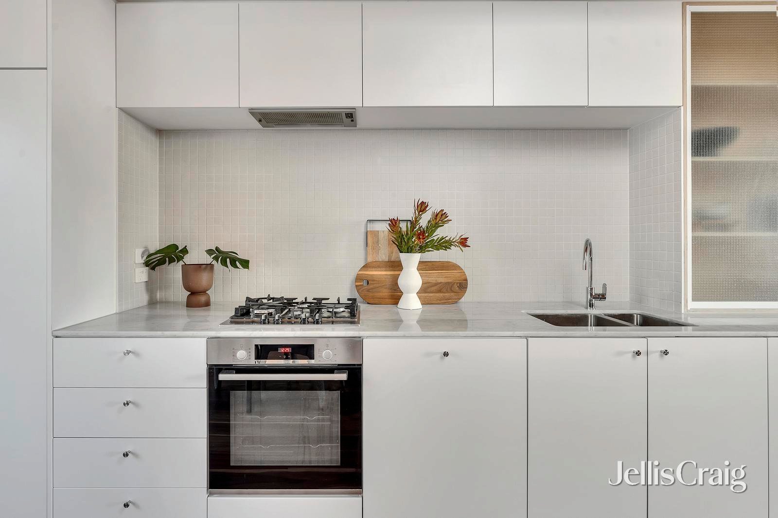 3/8 Barry Street, Brunswick image 5