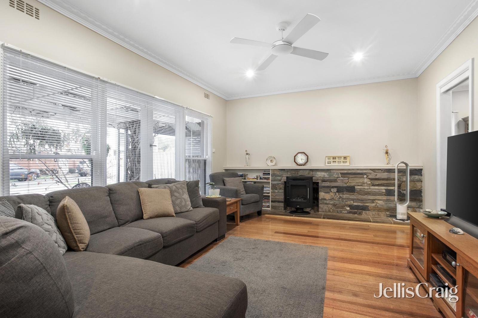 38 Bennett Avenue, Mount Waverley image 2