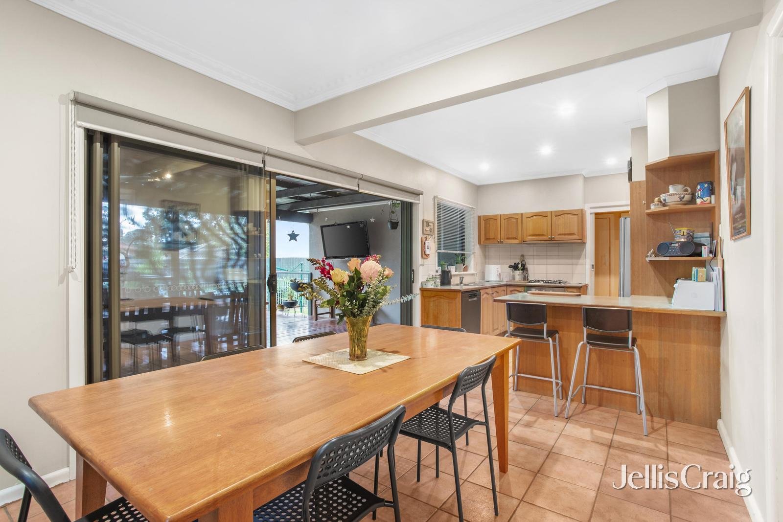 38 Bennett Avenue, Mount Waverley image 4