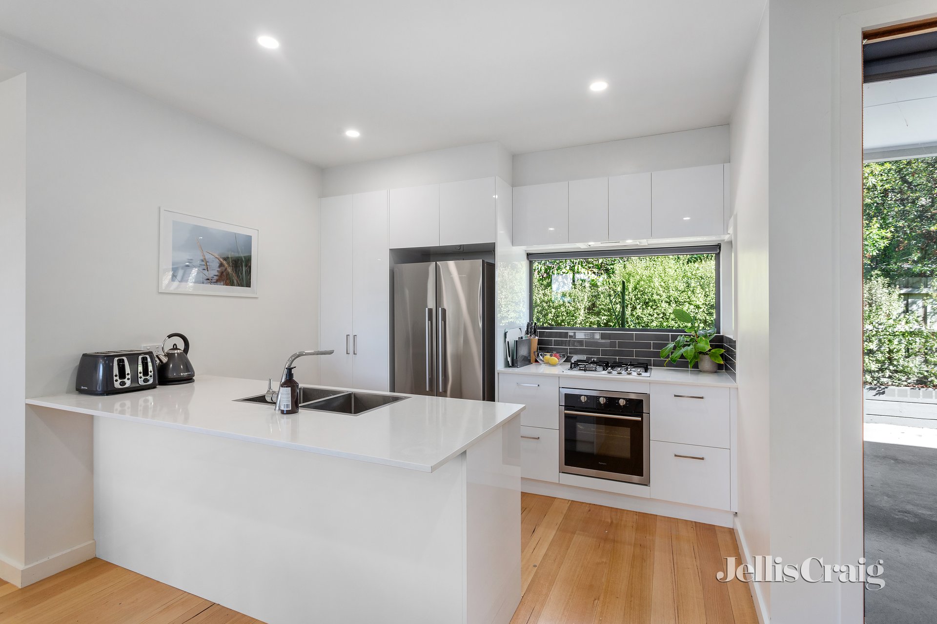 3/8 Brooks Crescent, Diamond Creek image 2