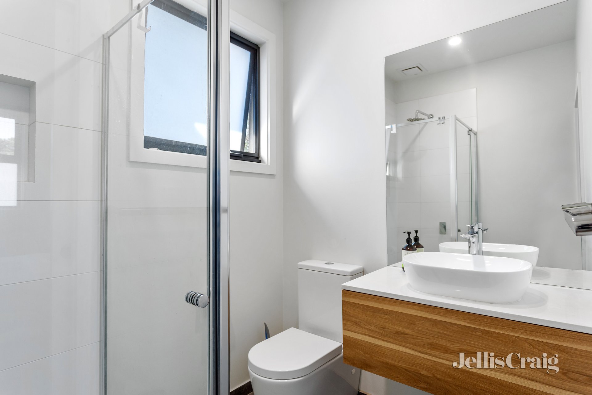 3/8 Brooks Crescent, Diamond Creek image 7