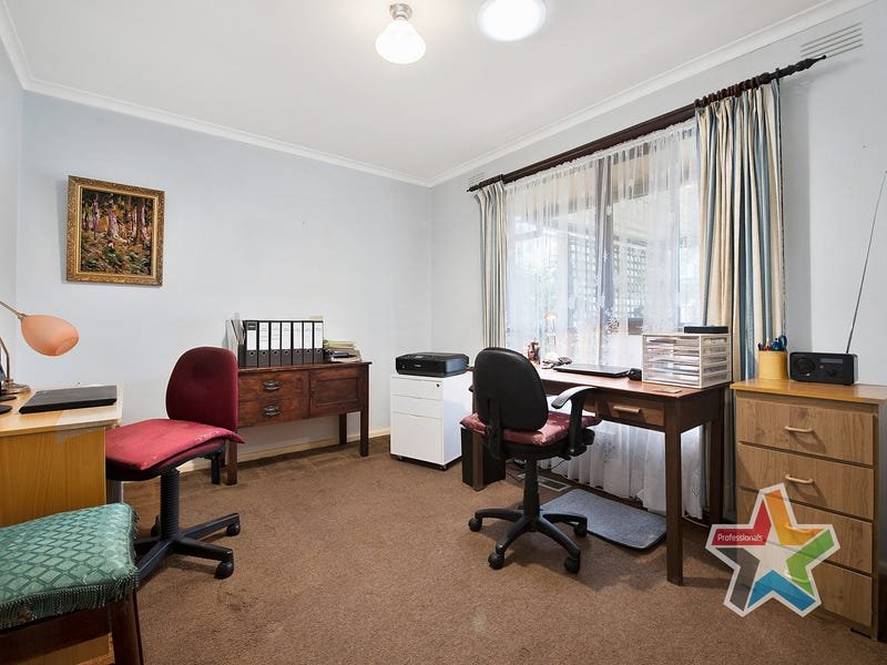 38 Broughton Avenue, Croydon image 10