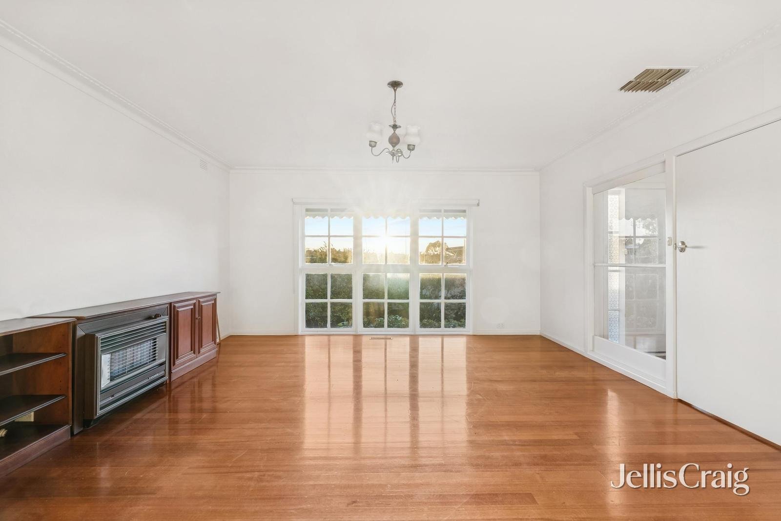 38 Bryson Grove, Templestowe Lower image 3