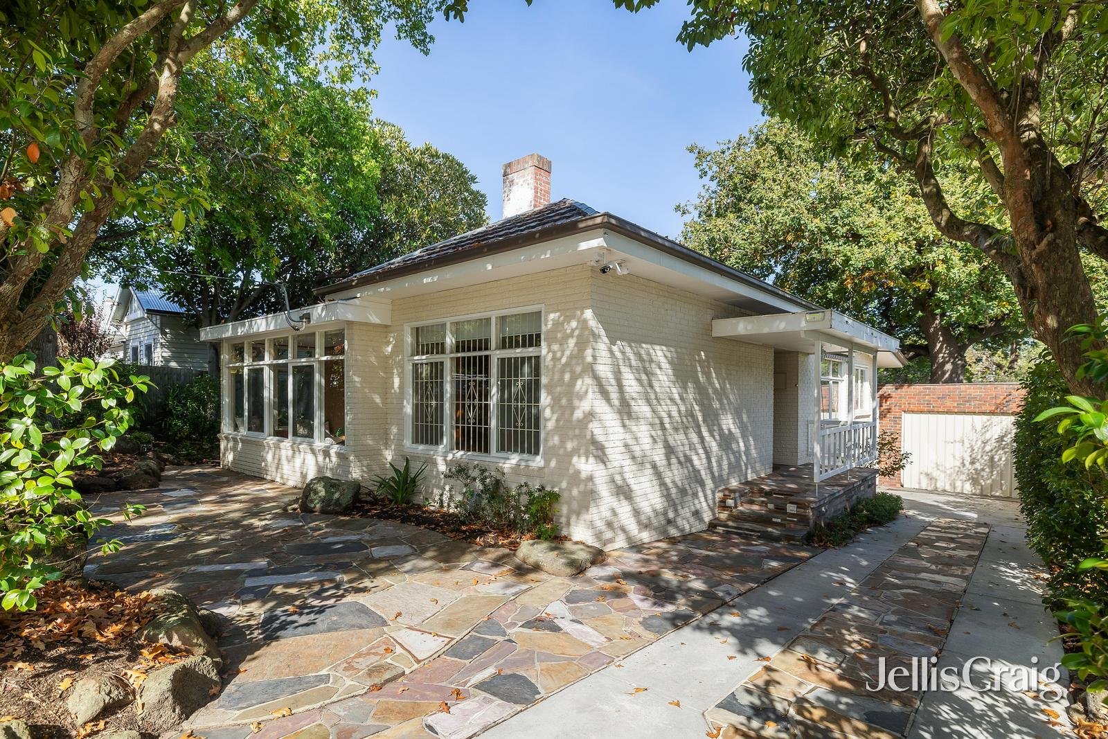 38 Croydon Road, Surrey&nbsp;Hills image 1