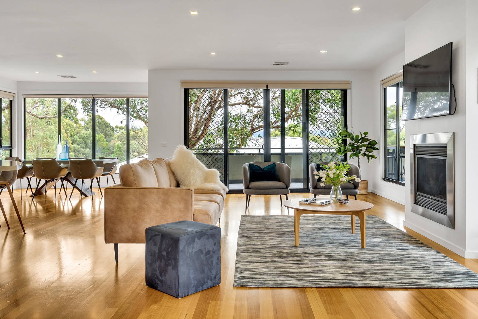 Property Gallery Thumbnail 3