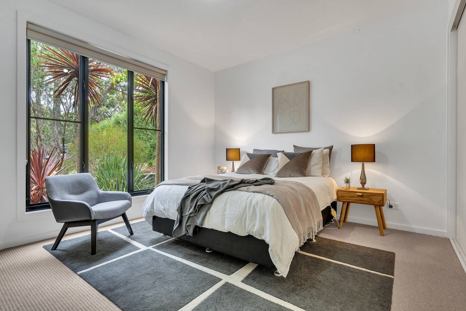 Property Gallery Thumbnail 8