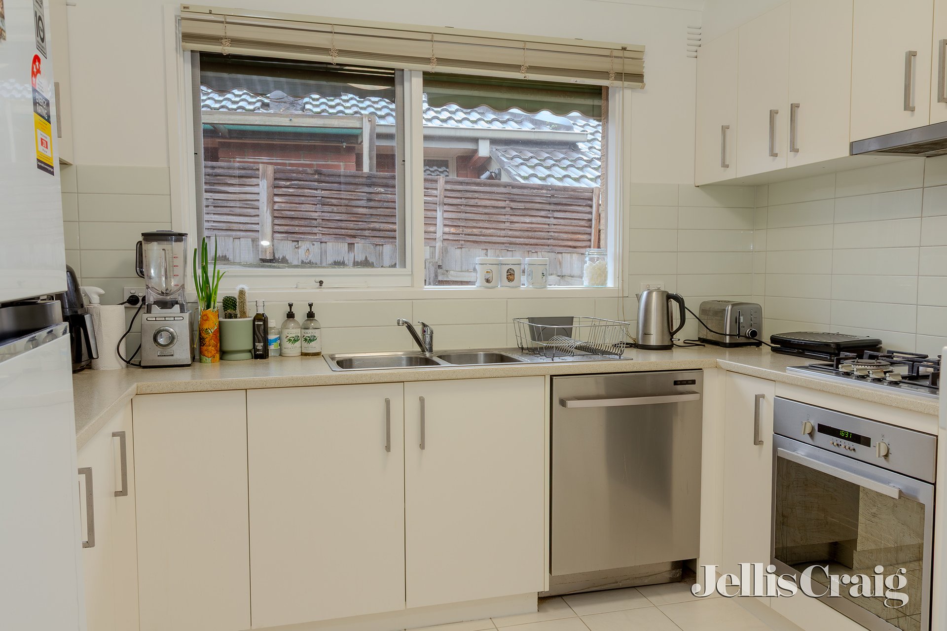 38 Darren Avenue, Bundoora image 4