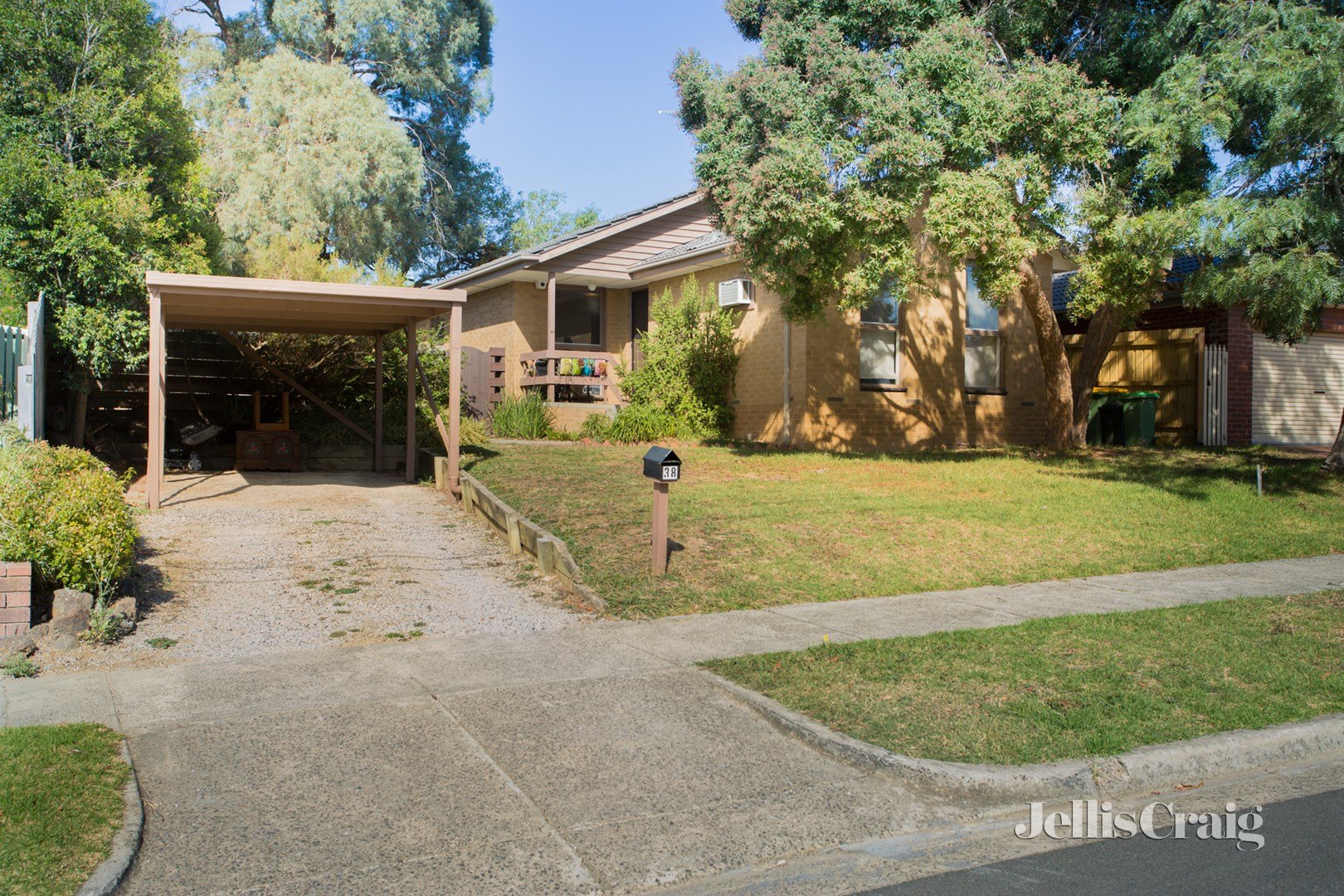 38 Darren Avenue, Bundoora image 1