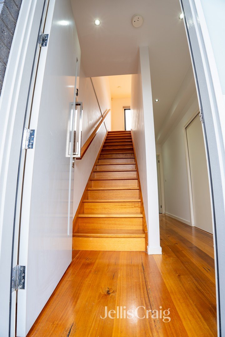 3/8 De Carle Street, Brunswick image 5