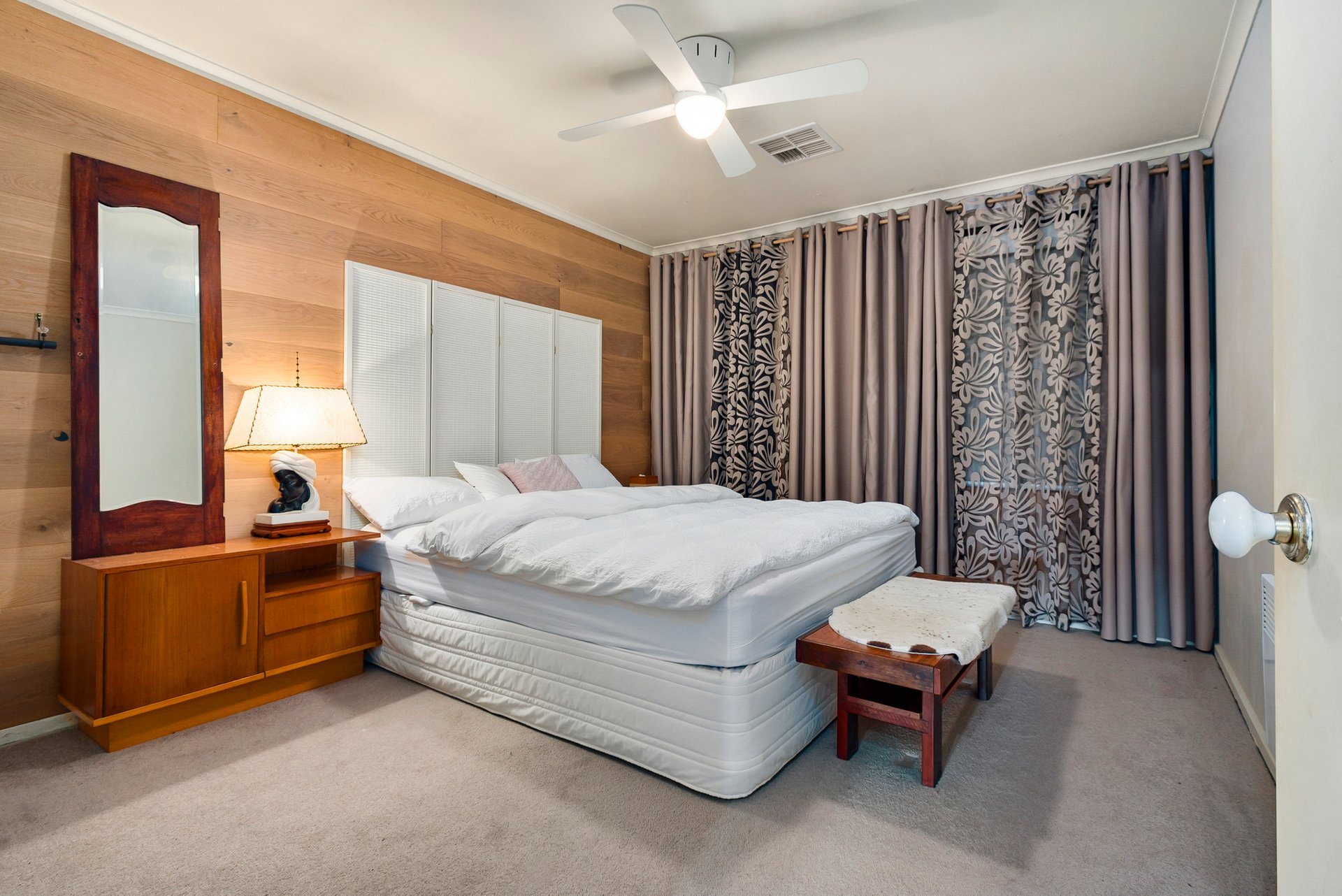 Property Gallery Thumbnail 6