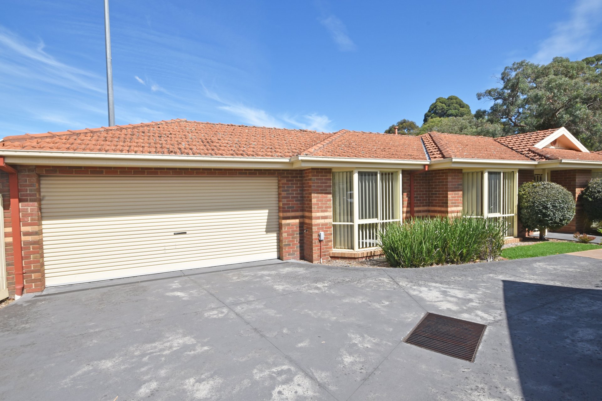 3/8 Devenish Avenue, Montrose image 1
