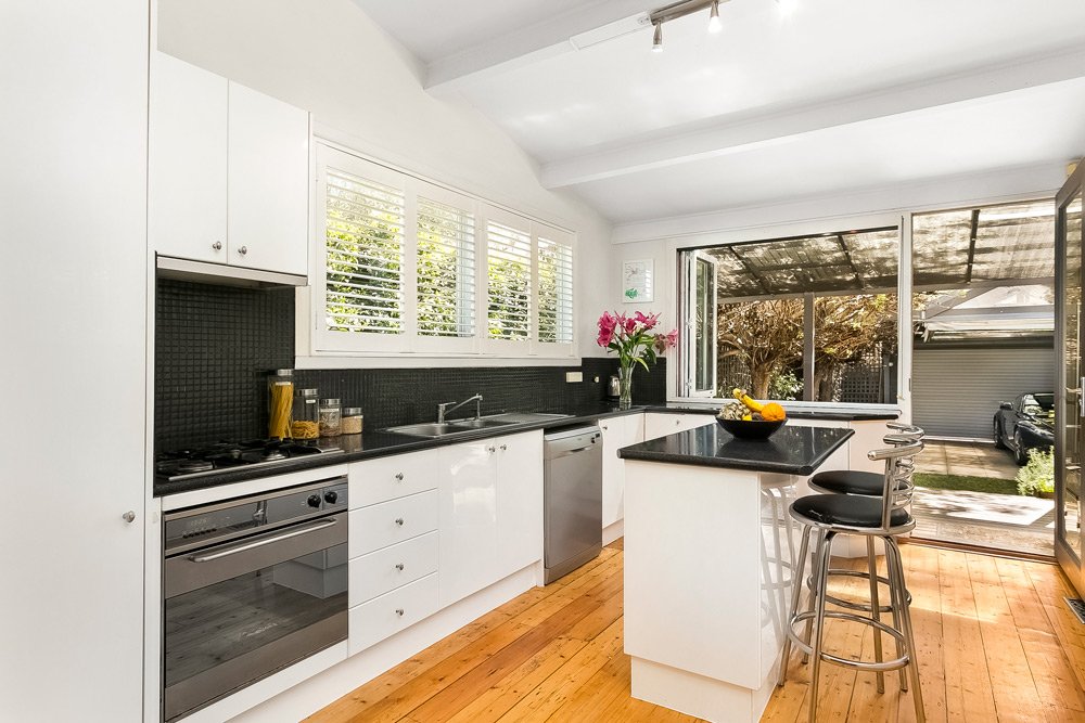 38 Dickens Street, Elwood image 3