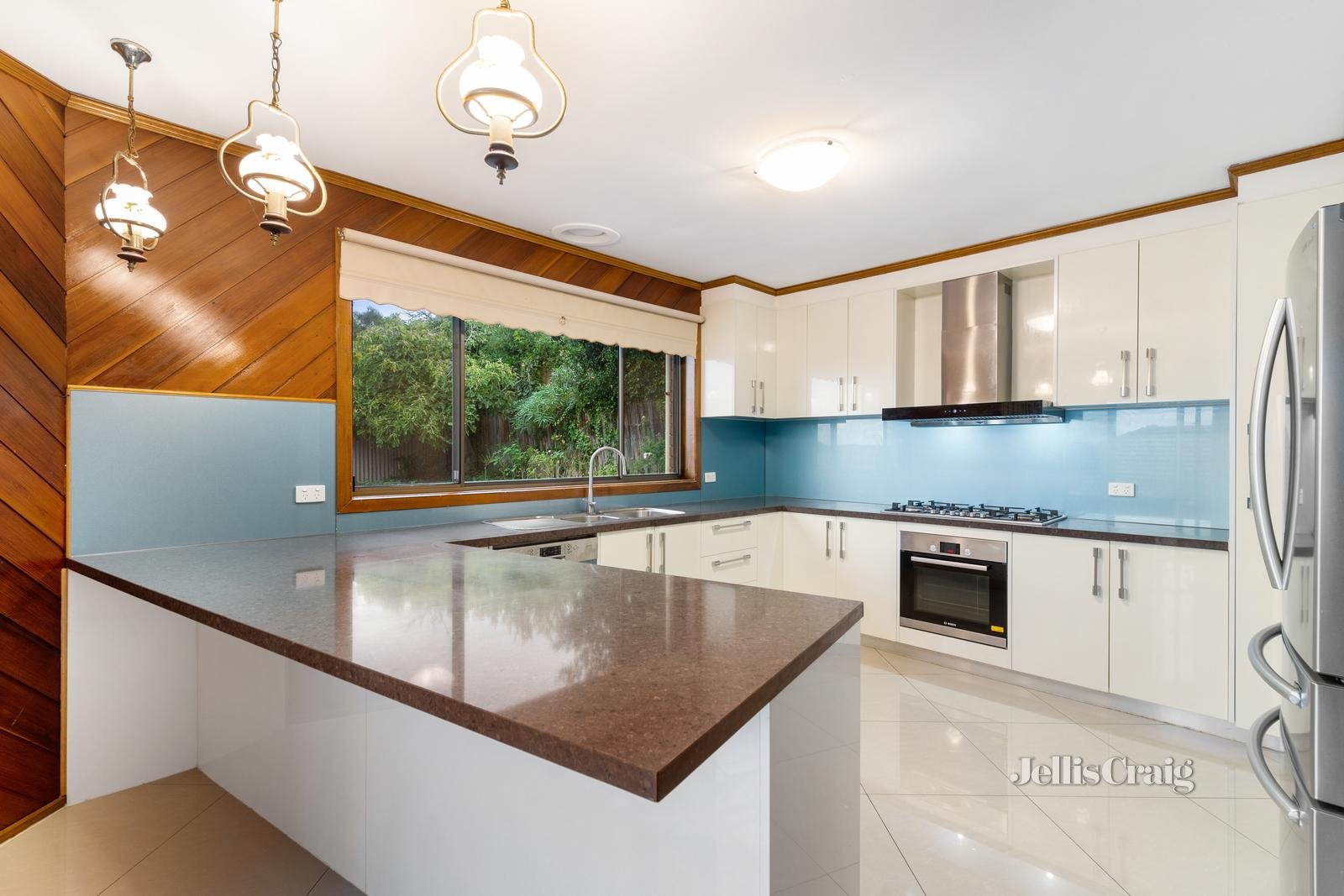 38 Erskine Crescent, Wheelers Hill image 4