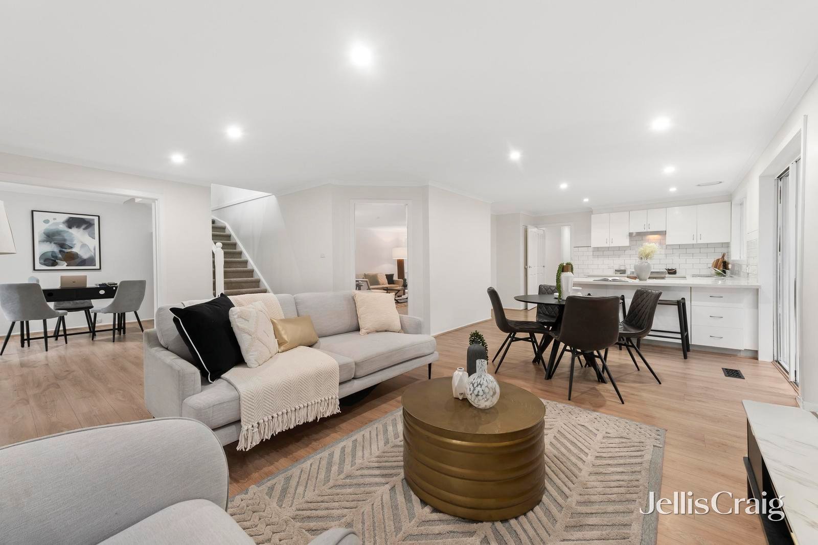 38 Eskdale Drive, Croydon Hills image 5