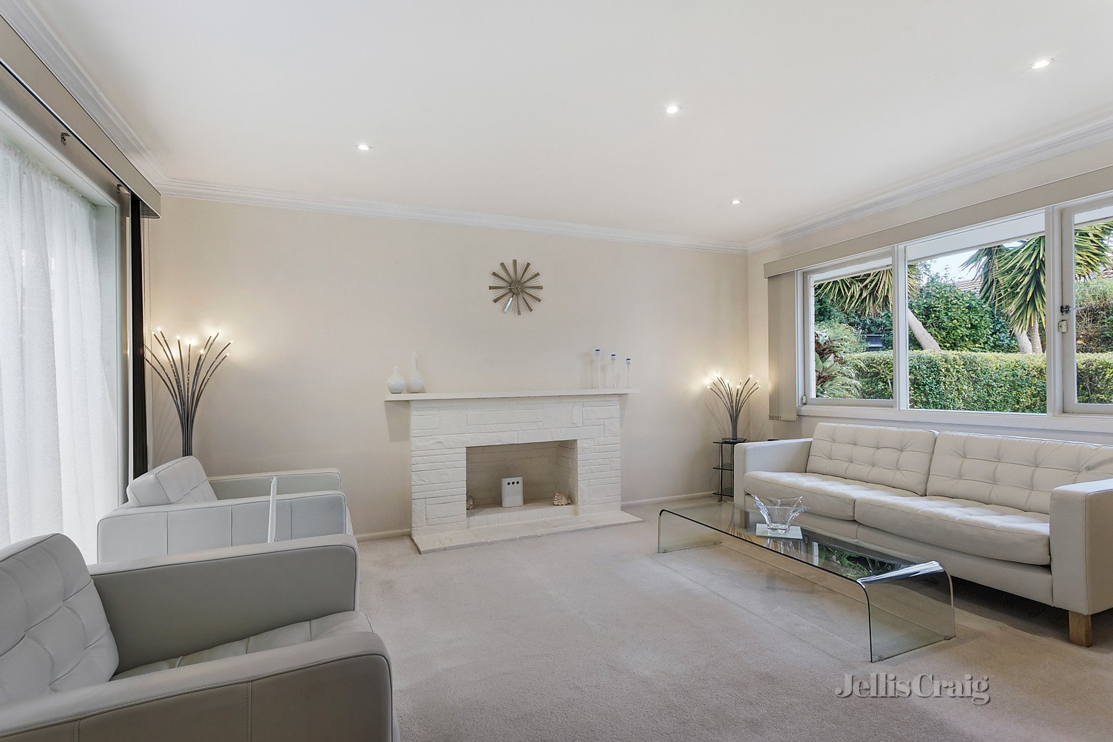 38 Essex Road, Mount Waverley image 2