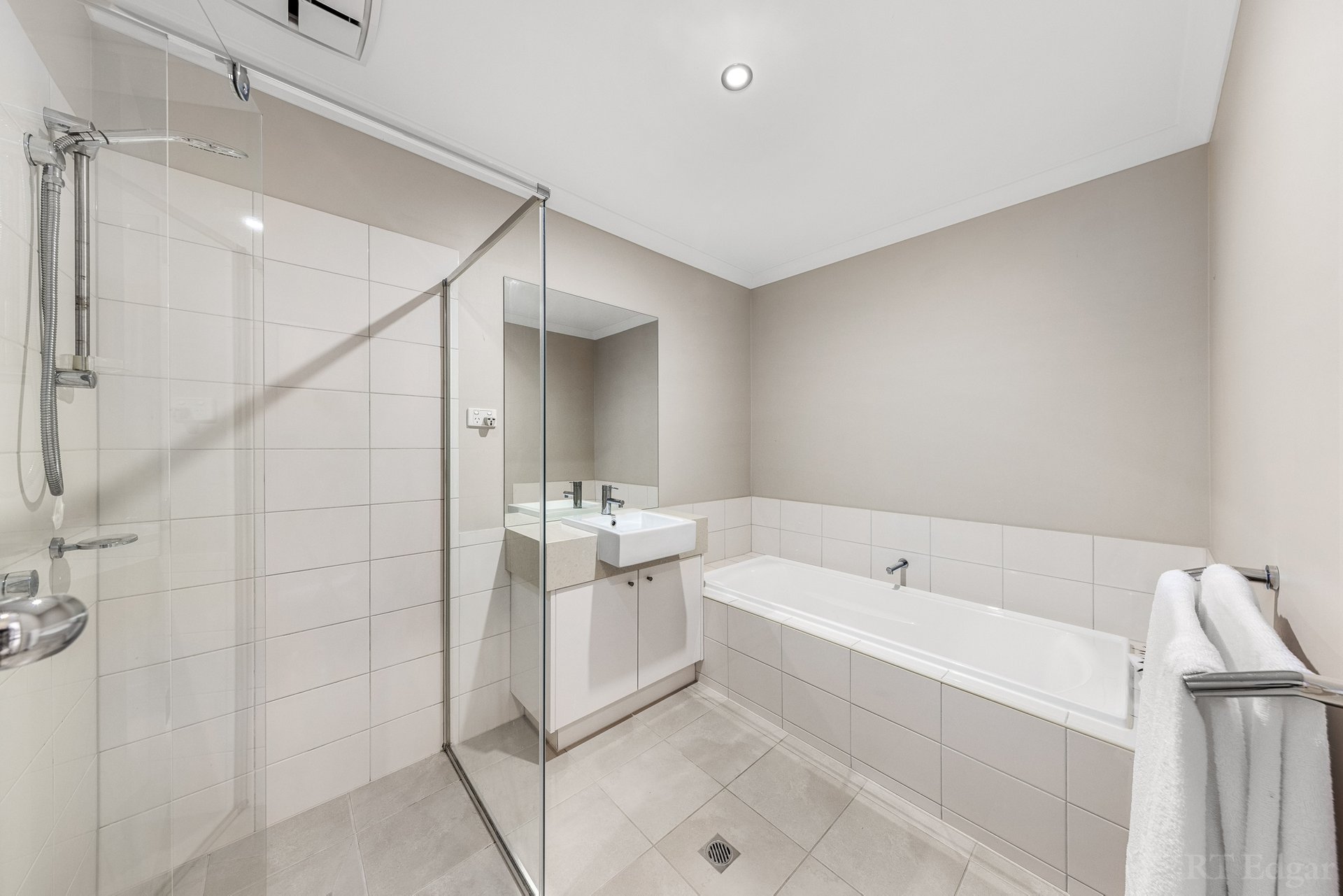 Property Gallery Thumbnail 11