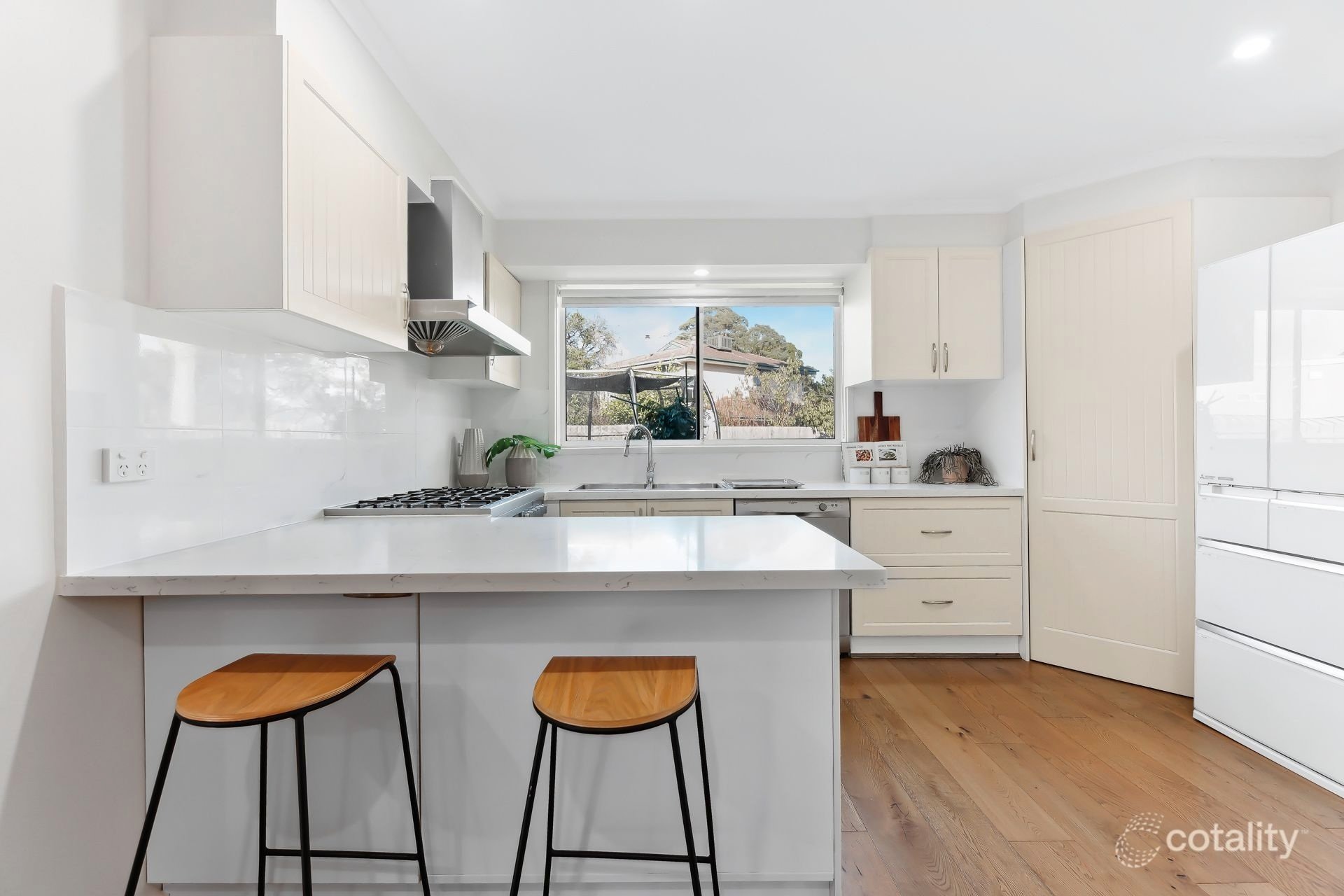38 Excalibur Avenue, Glen Waverley image 4