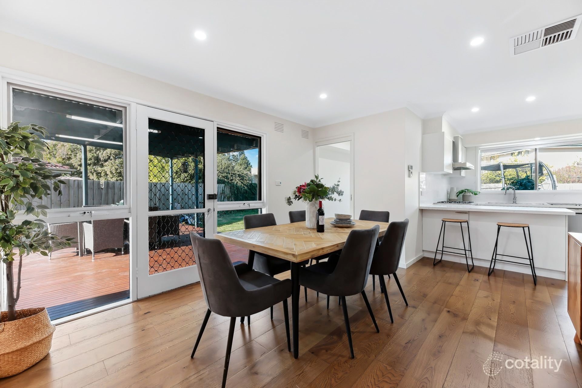 38 Excalibur Avenue, Glen Waverley image 3