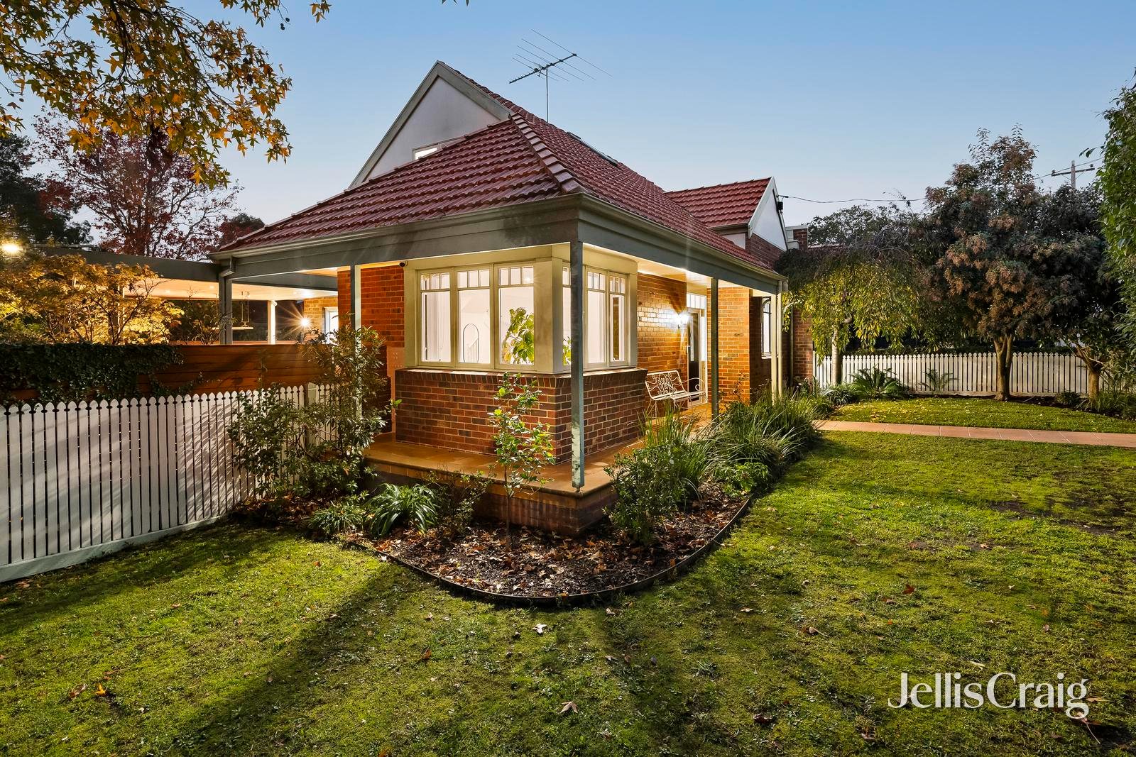 38 Gilbert Road, Ivanhoe image 2
