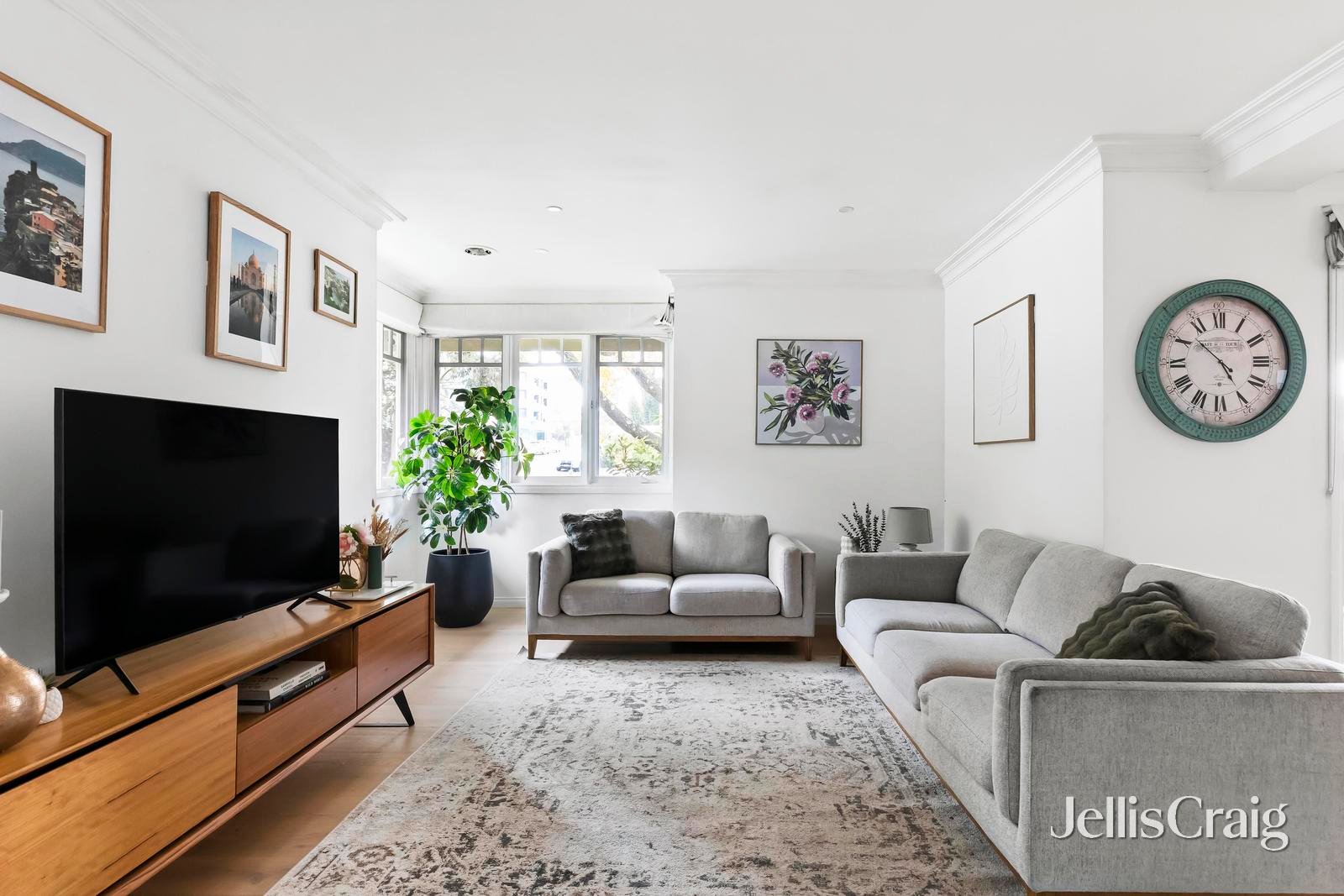 38 Gilbert Road, Ivanhoe image 4