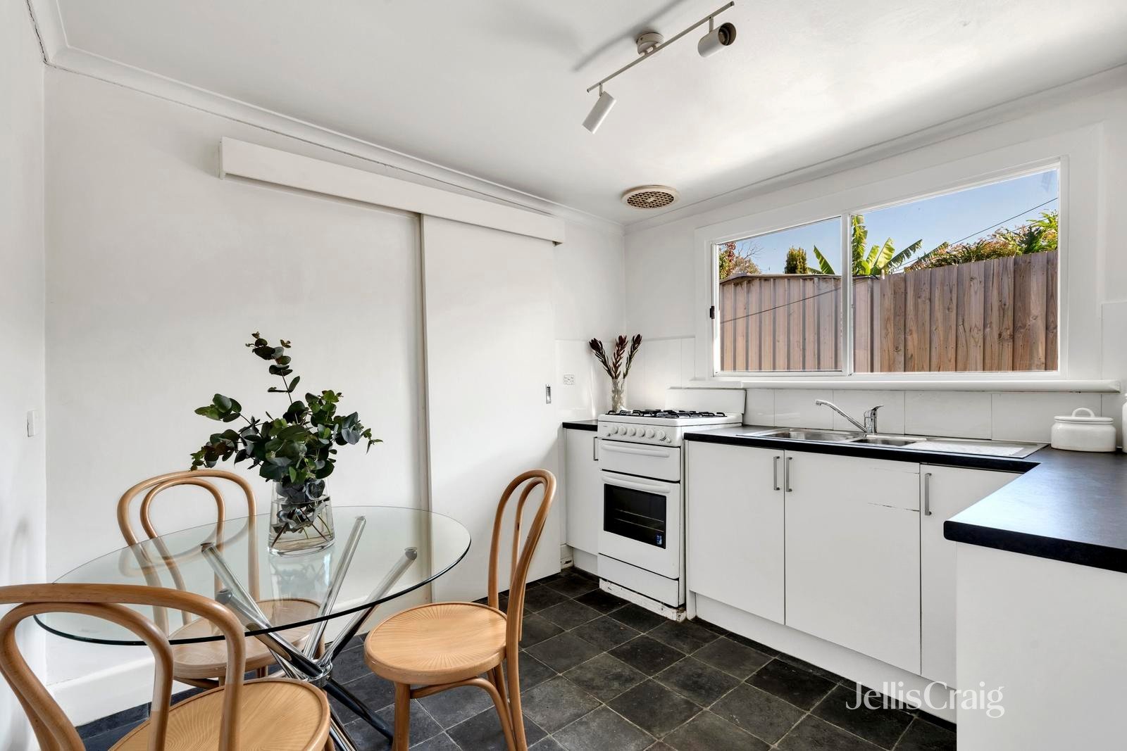 38 Glenlyon Road, Brunswick image 4