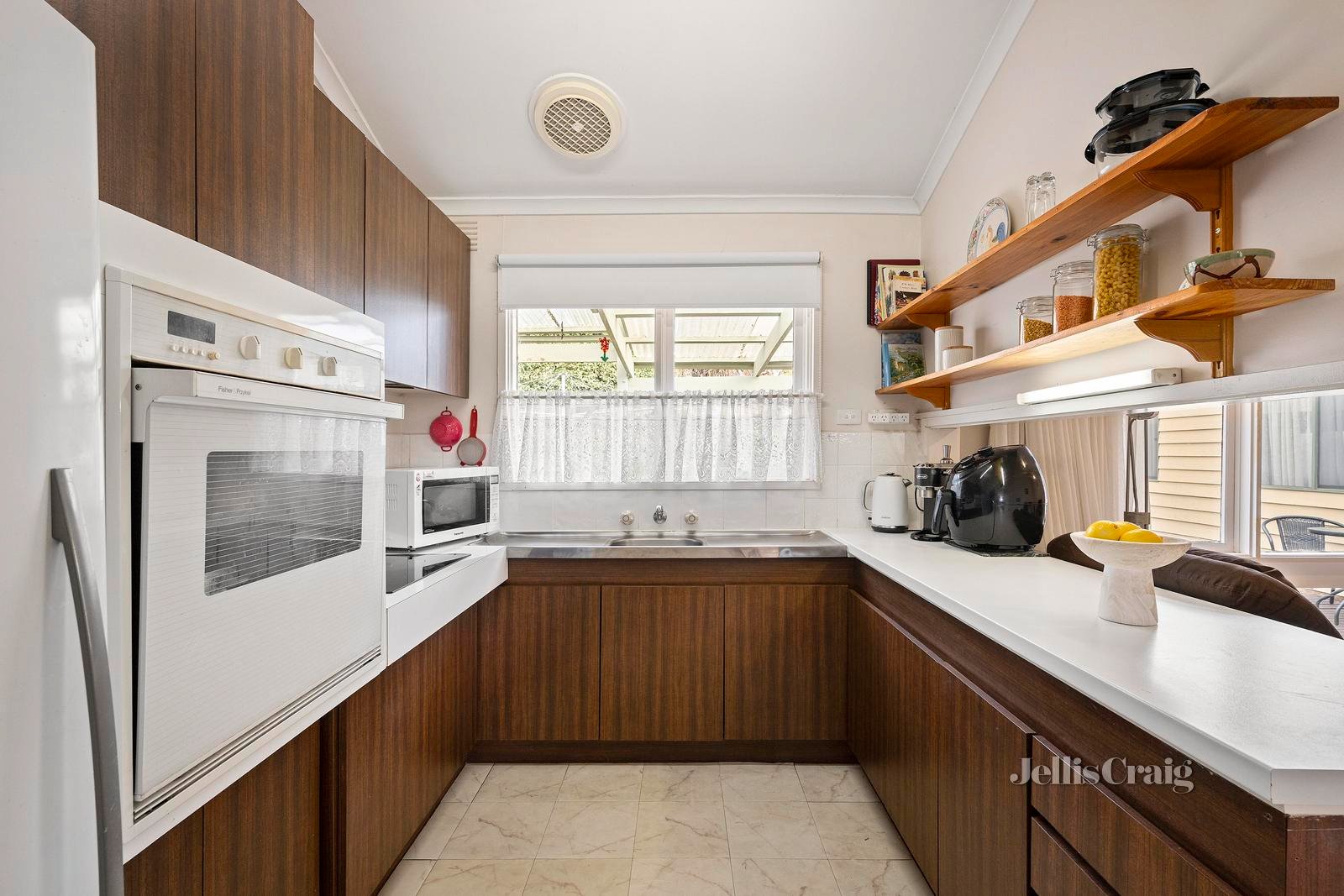38 Glenwood Drive, Croydon image 6