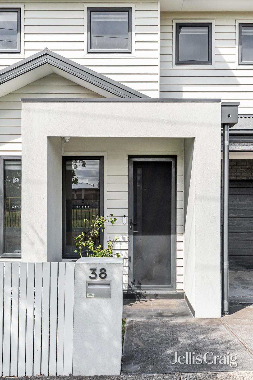 38 Hendren Avenue, Altona North image 15