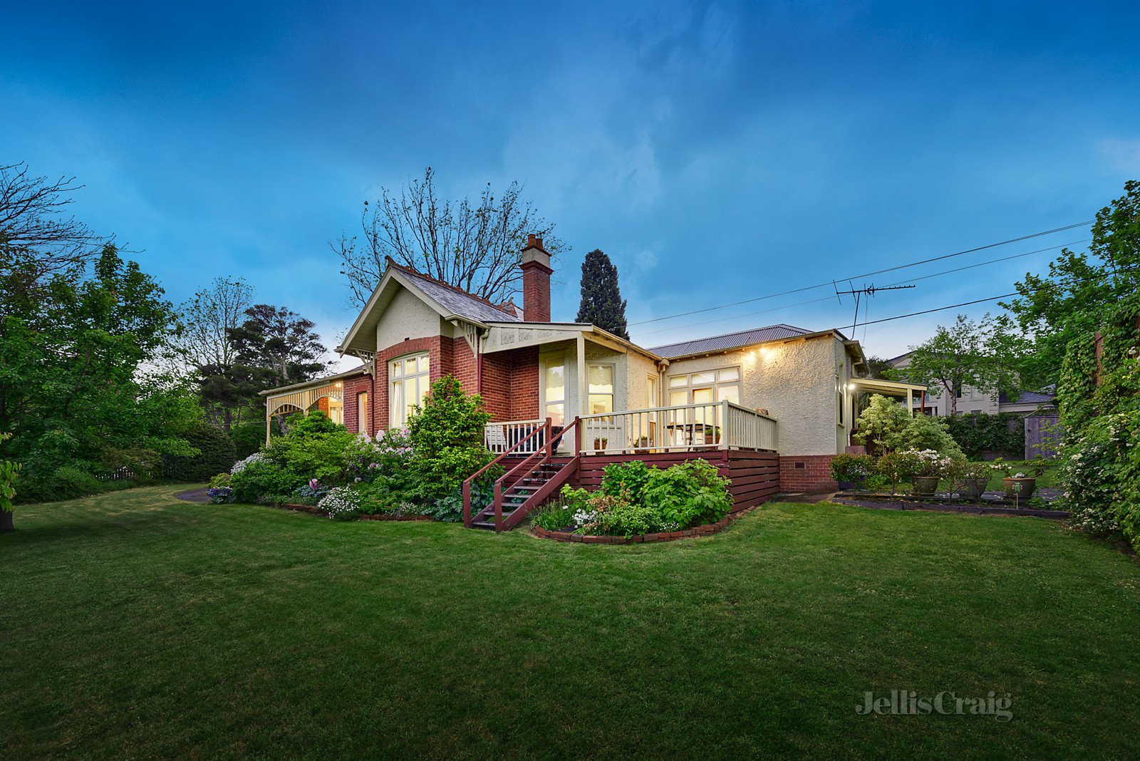 38 Hopetoun Avenue, Canterbury image 3