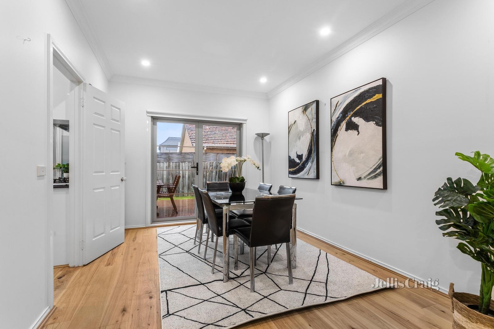 38 Jacqueline Road, Mount Waverley image 6